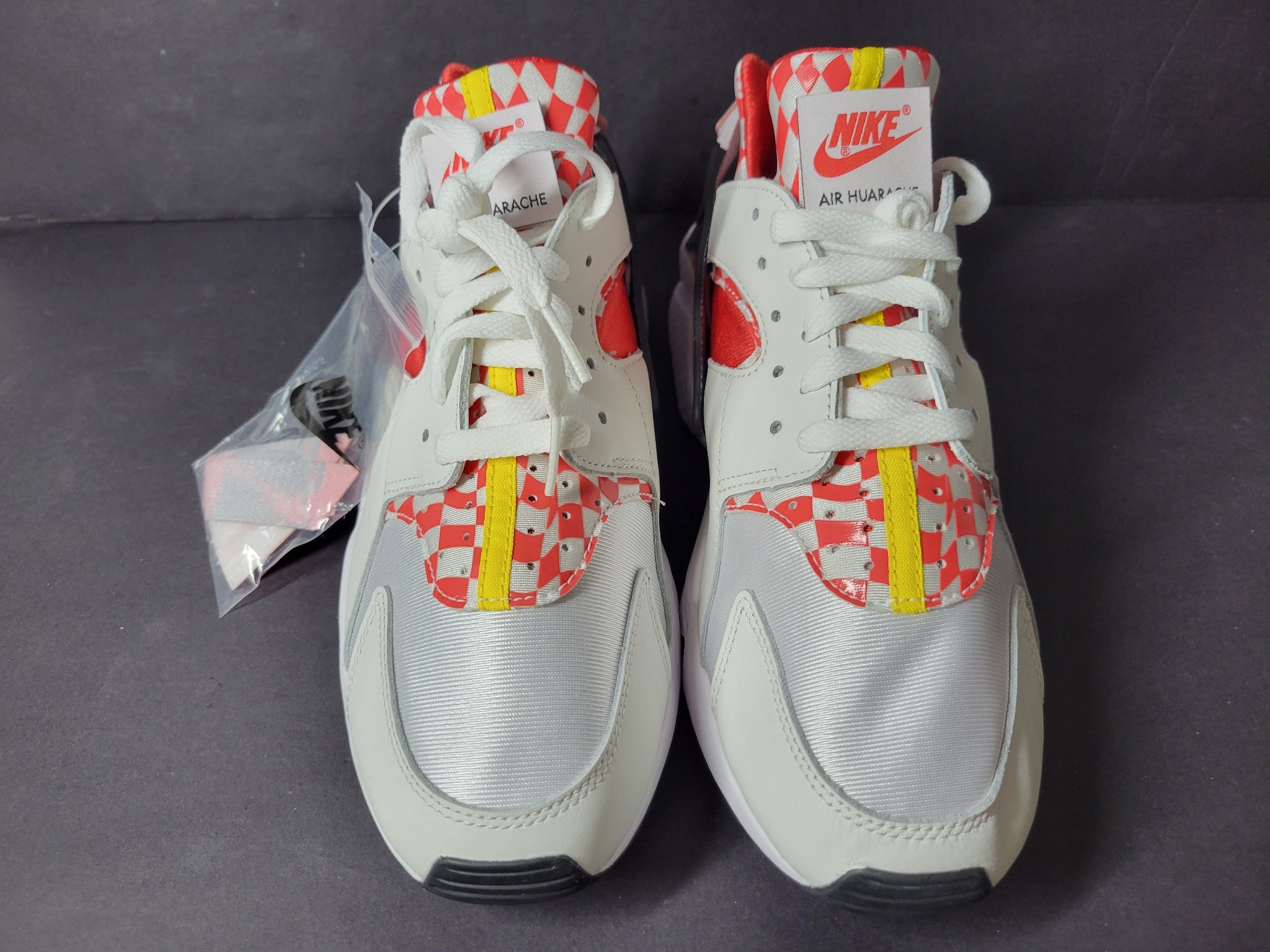 Nike Men's Air Huarache Liverpool Shoes Sneakers DN5080-100 Red 9.5