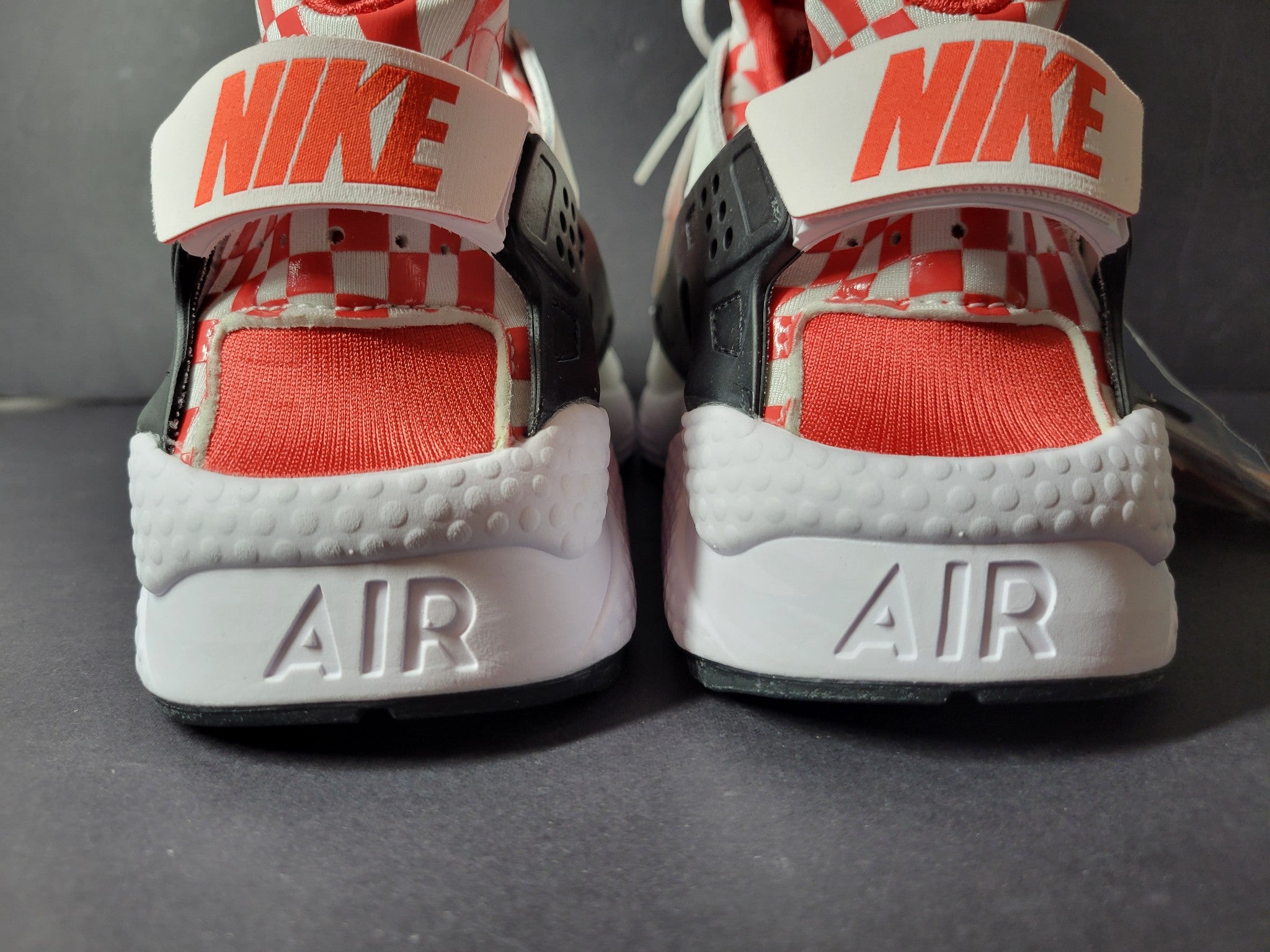 Nike Men's Air Huarache Liverpool Shoes Sneakers DN5080-100 Red 9.5