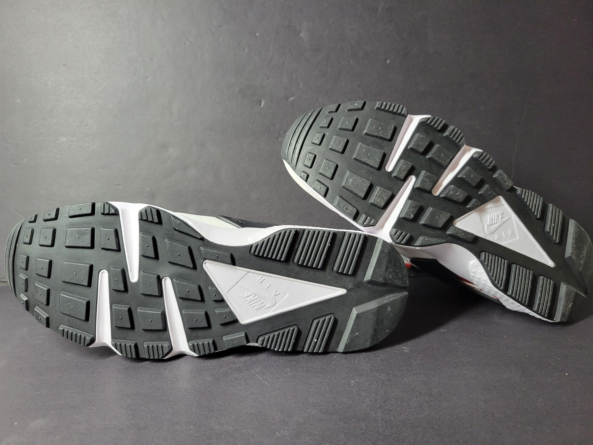 Nike Men's Air Huarache Liverpool Shoes Sneakers DN5080-100 Red 9.5