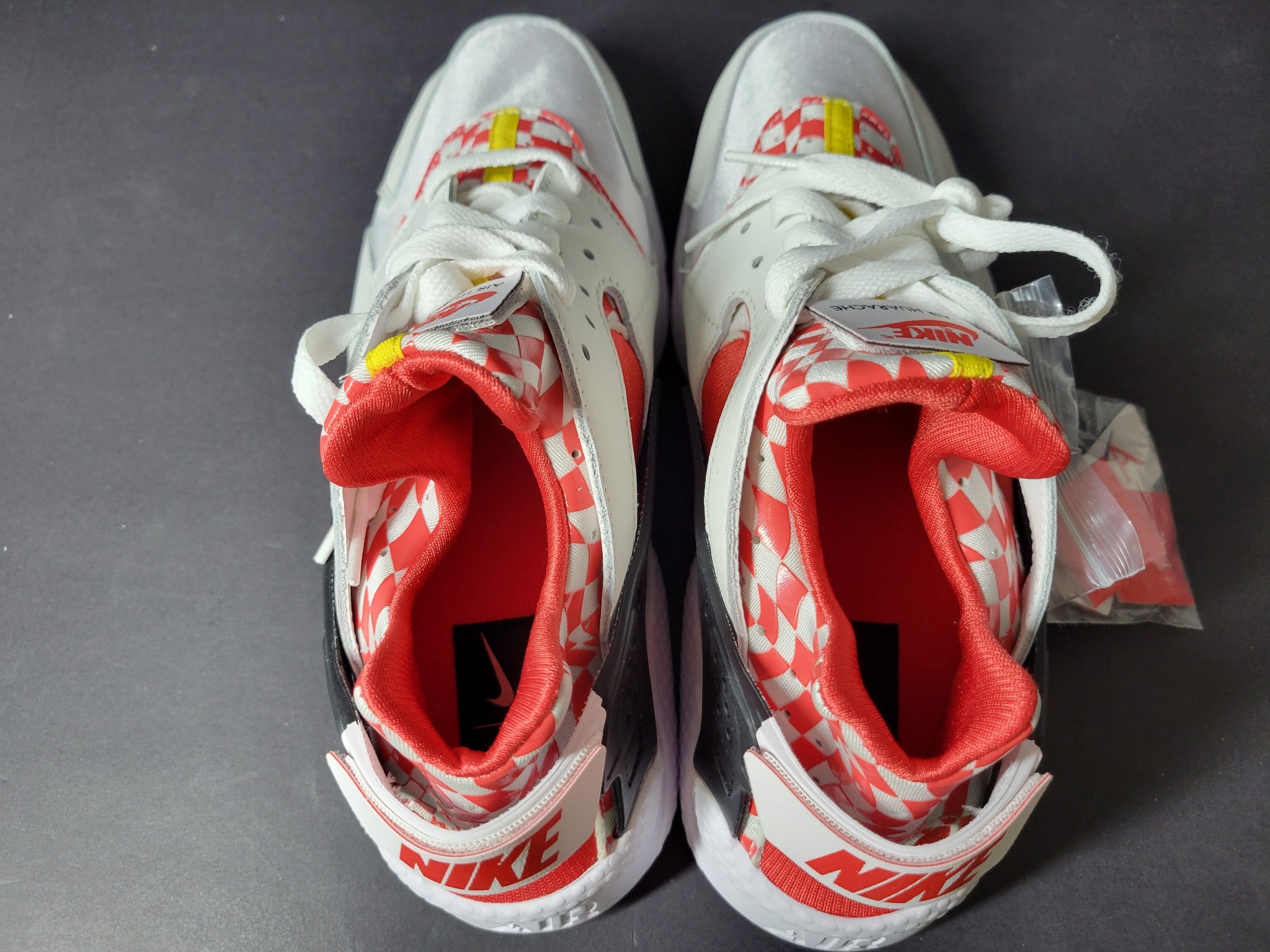 Nike Men's Air Huarache Liverpool Shoes Sneakers DN5080-100 Red 9.5