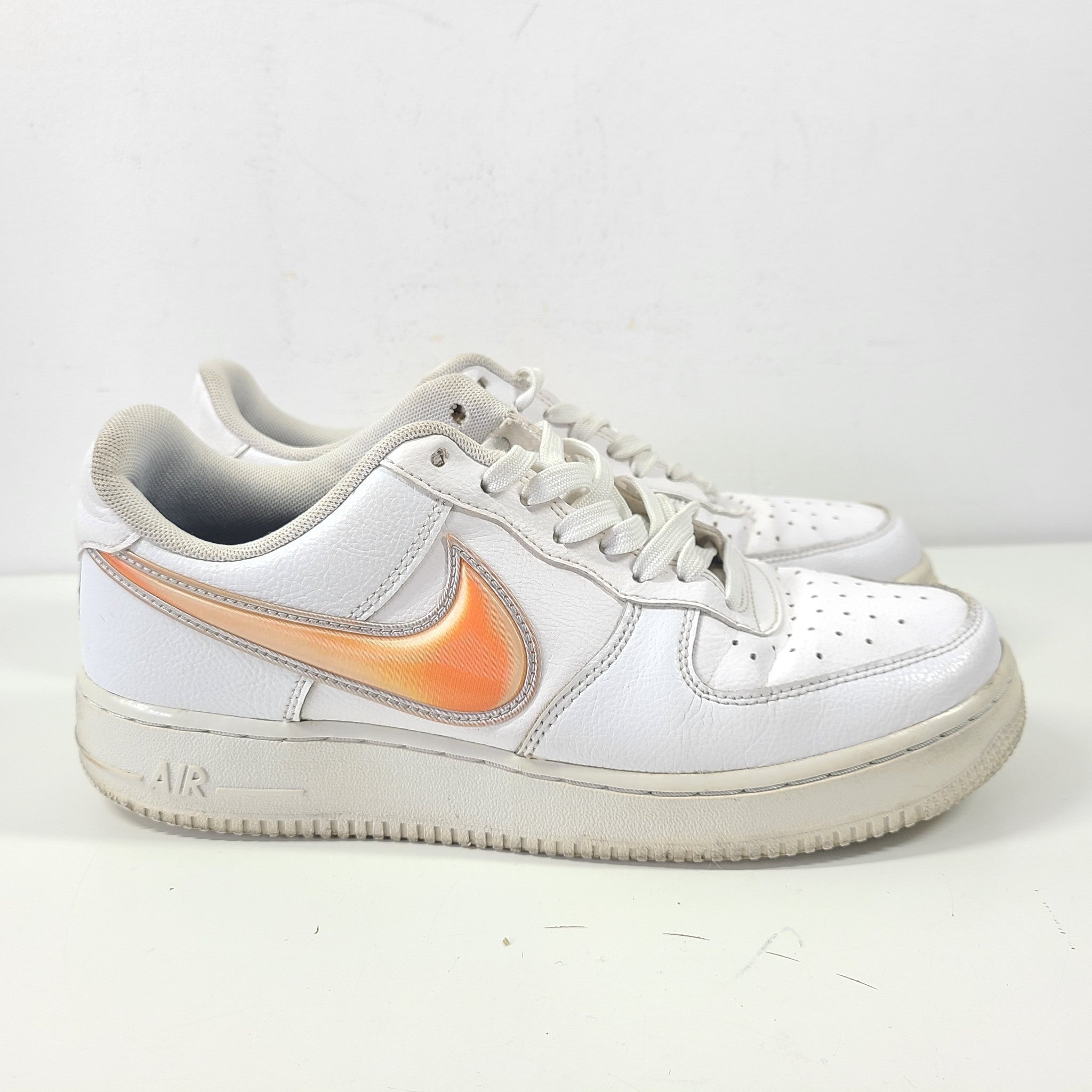 Nike Men's Air Force 1 Low Oversized Swoosh White Orange Peel AO2441-102 Sz 8.5
