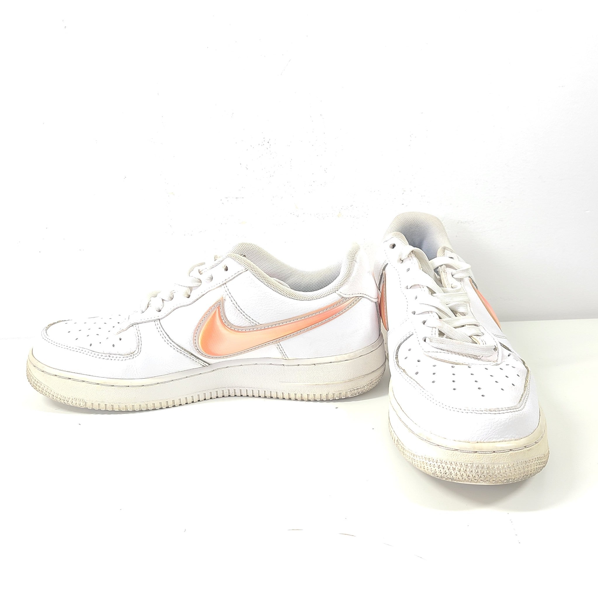 Nike Men's Air Force 1 Low Oversized Swoosh White Orange Peel AO2441-102 Sz 8.5