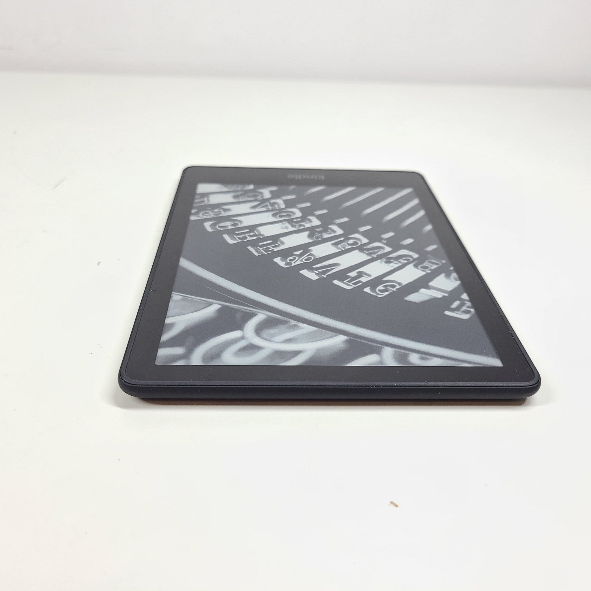 Amazon Kindle Paperwhite 11th Gen Signature 32GB, Wi-Fi, 6.8" Black - Grade A