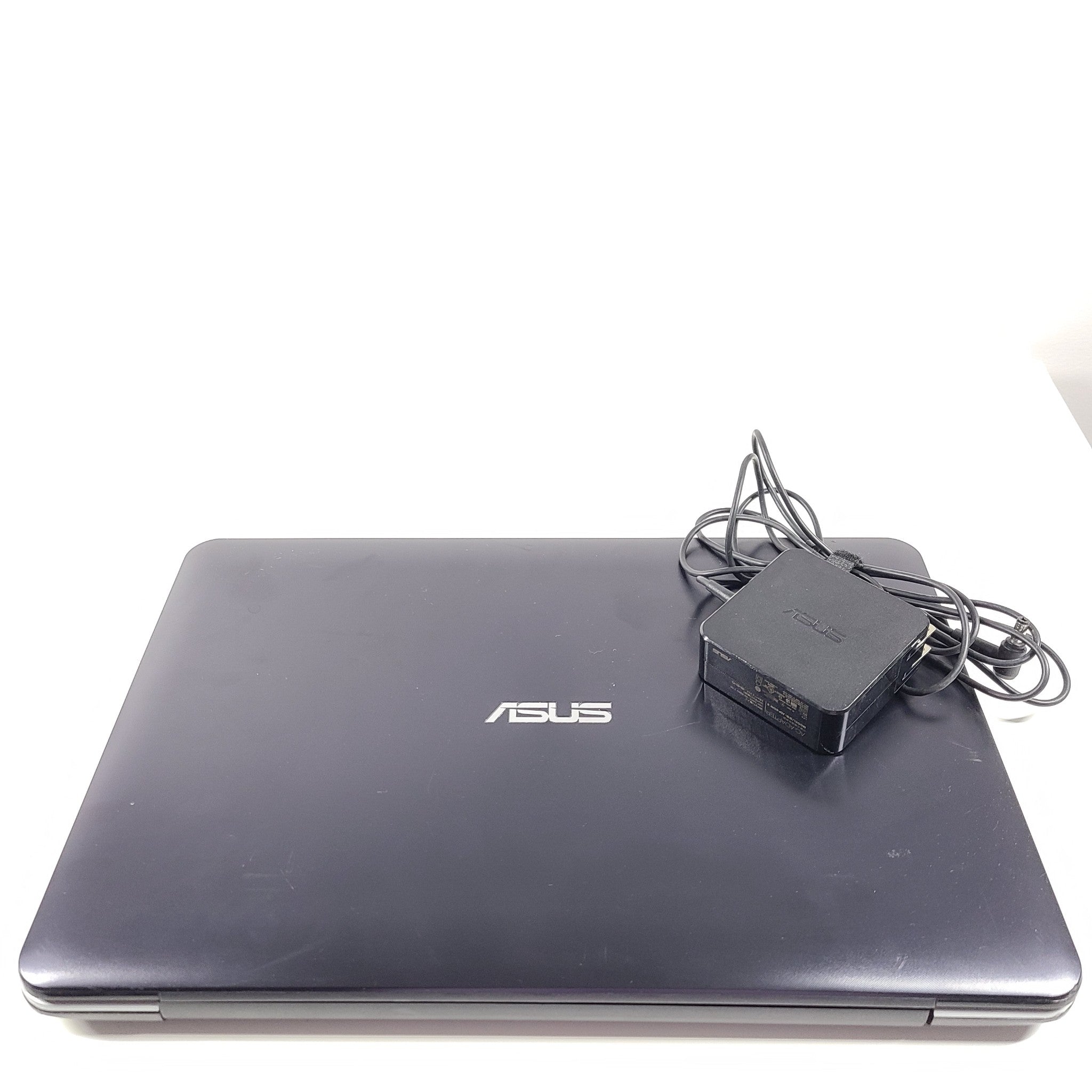 Asus X555Q Laptop 15.6" 256GB SSD AMD A10-96000P @ 2.4GHz 12GB RAM`