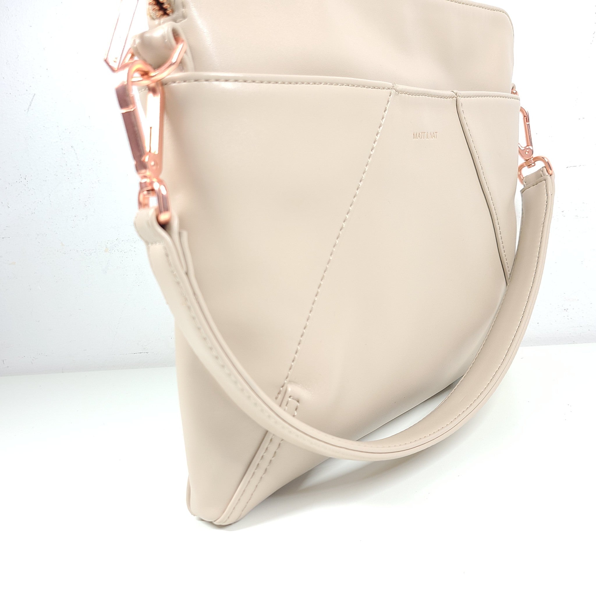 Matt & Nat Whilem Hobo Bag Vegan Leather Purse Fog Gray Beige Rose Gold Hardware