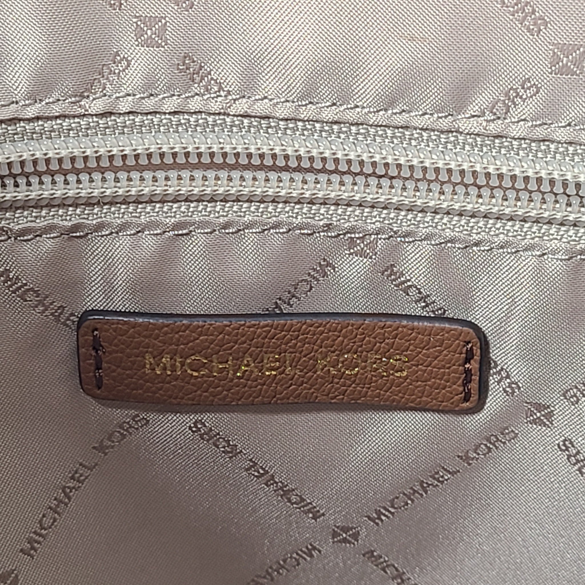 MICHAEL KORS Charlotte Large Logo and Leather Top-Zip Tote Bag Brown Vanilla