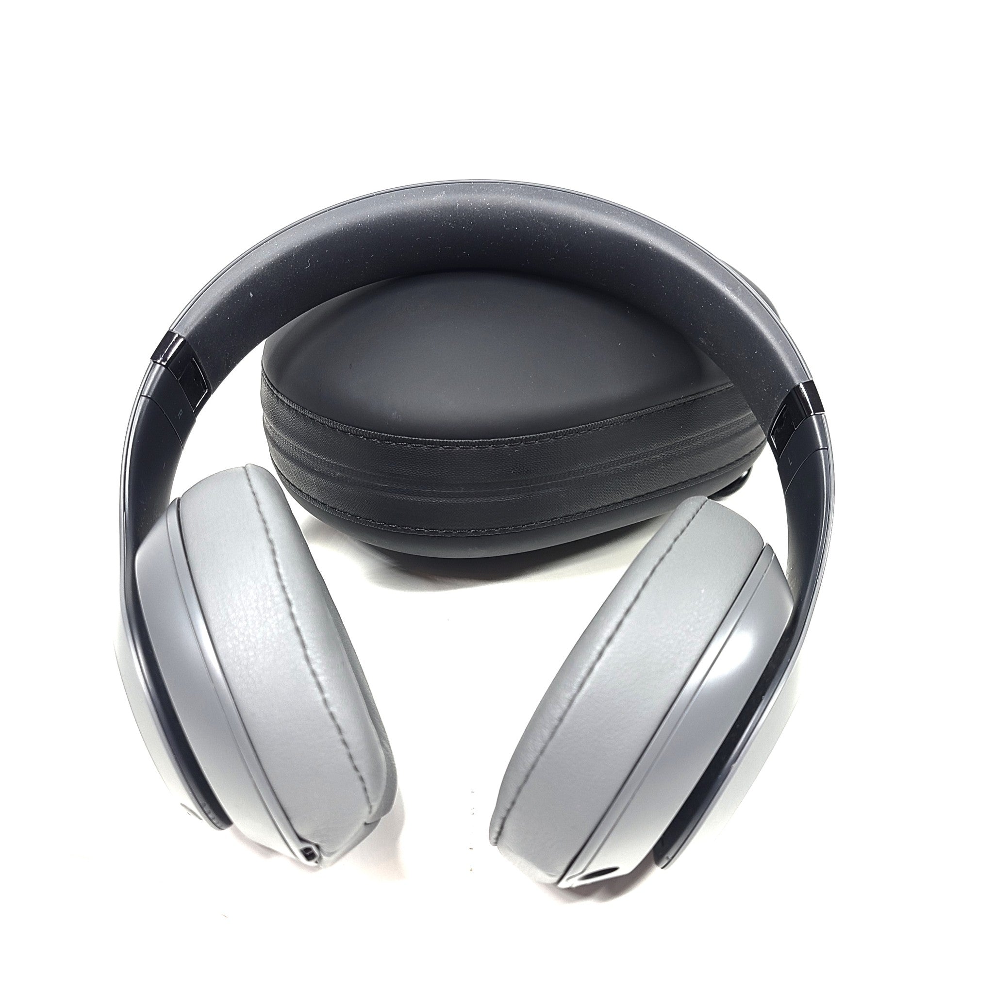 Beats by Dr. Dre Studio3 Wireless Over Ear Headphones - Gray