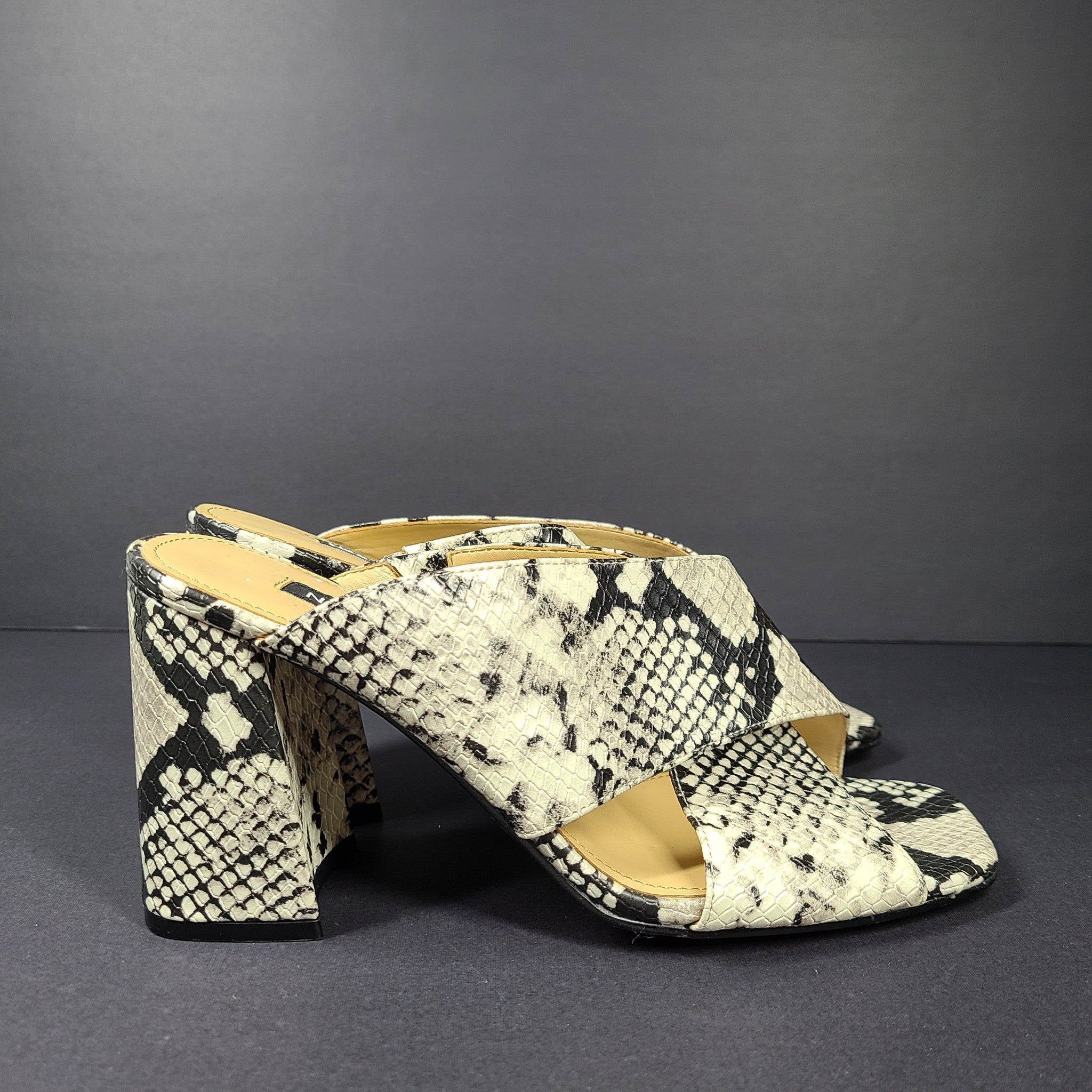 Nine West Women's Gigi 3 Snake Print Slip On Block Heel Sandals Mules Sz 7.5