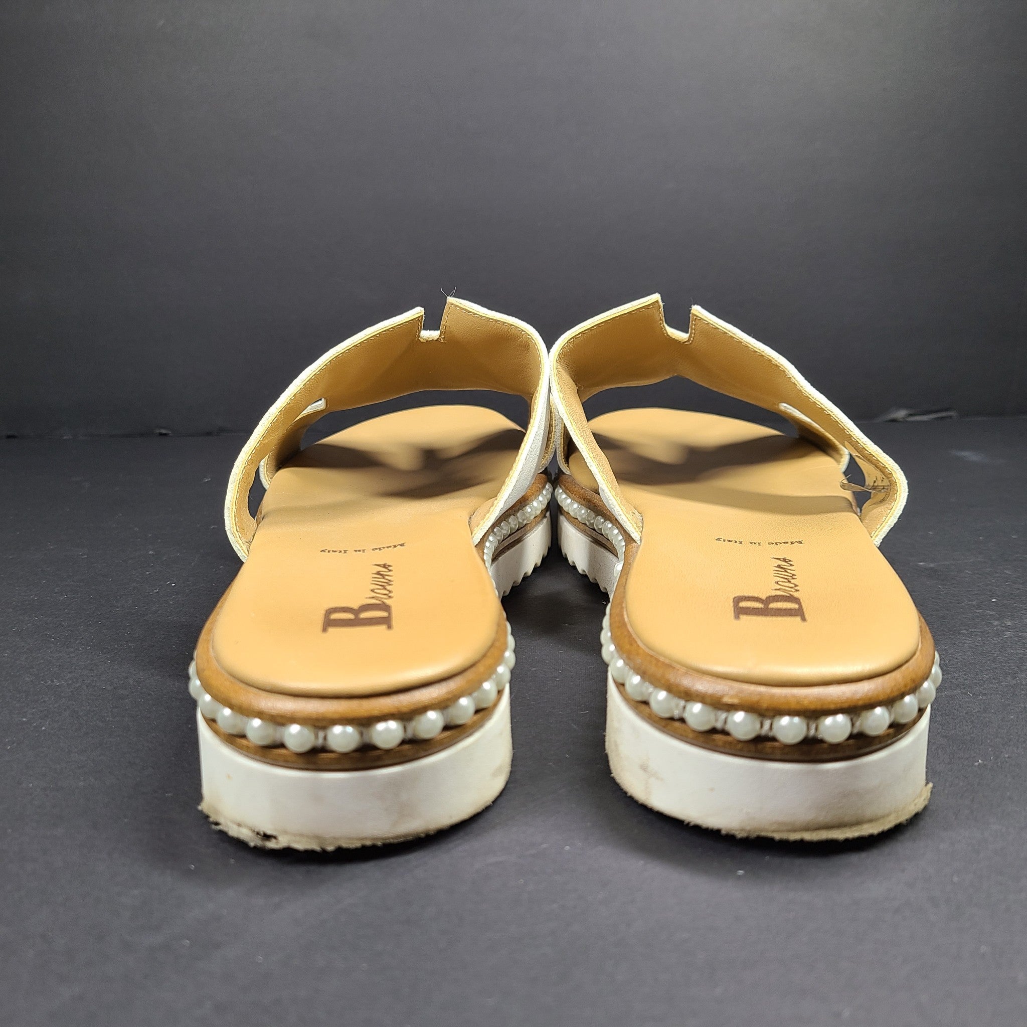 Browns Women's White Leather Platform Sandals Pearl Accent Sz 9