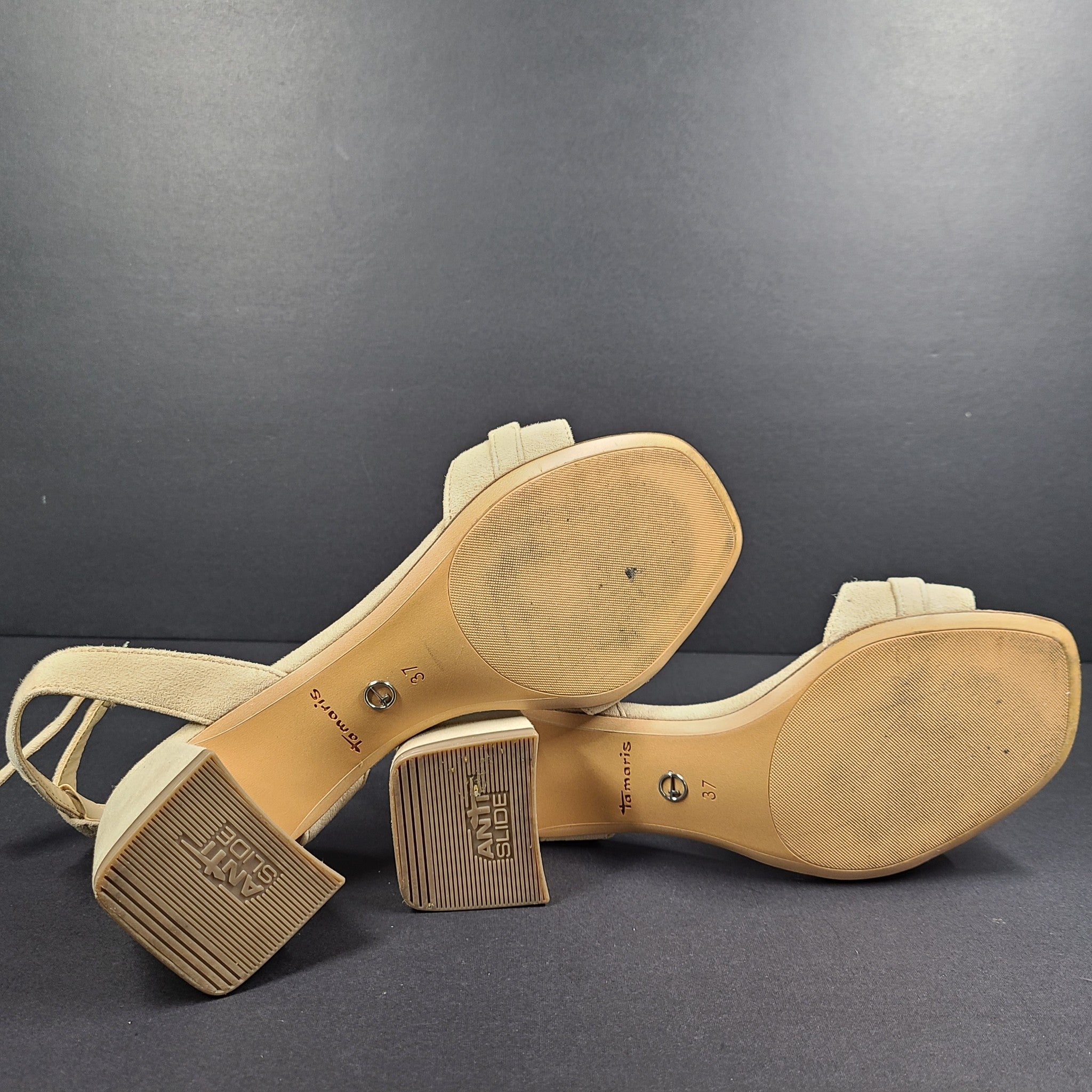 Tamaris Leather Heeled Open Toe Sandals w Chain Detail Beige Sz 6