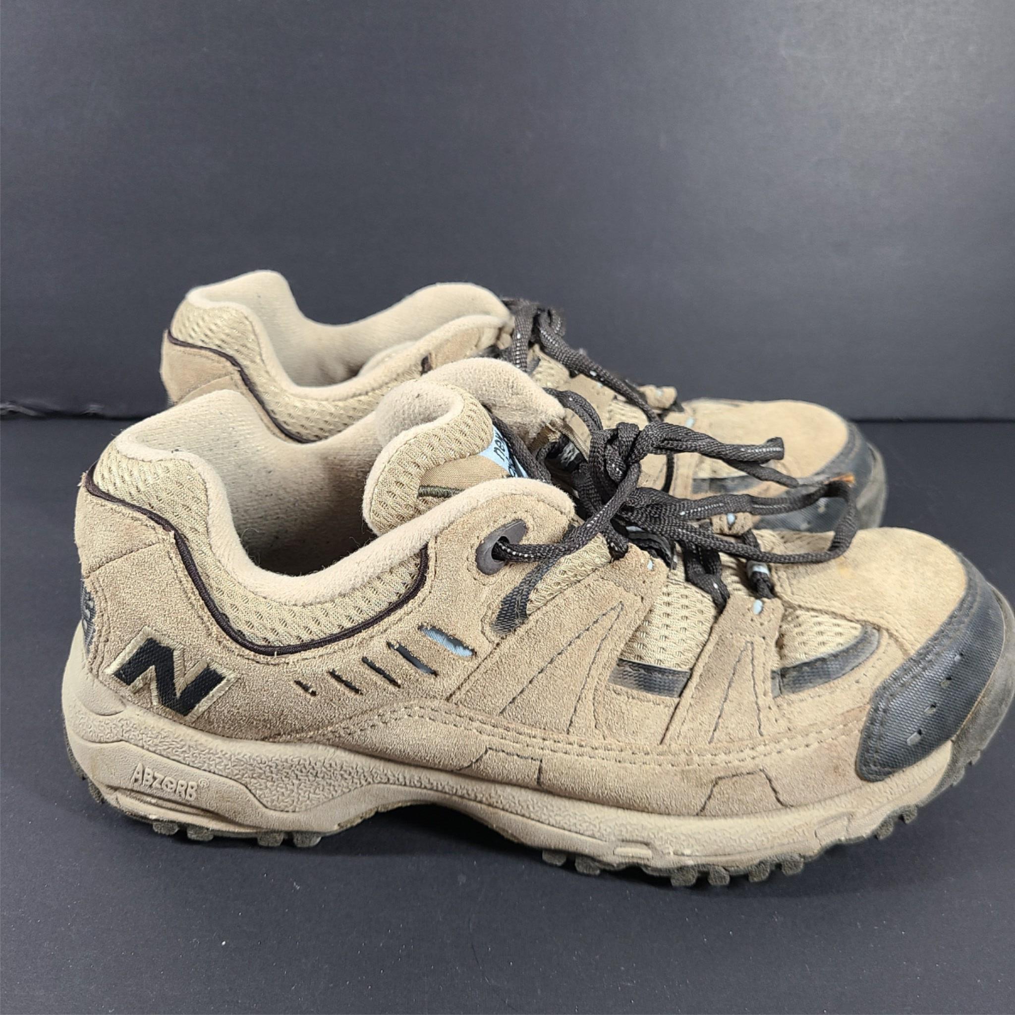 New Balance Women's 605 Hiking Shoes Suede WW605SB Beige Sz 8