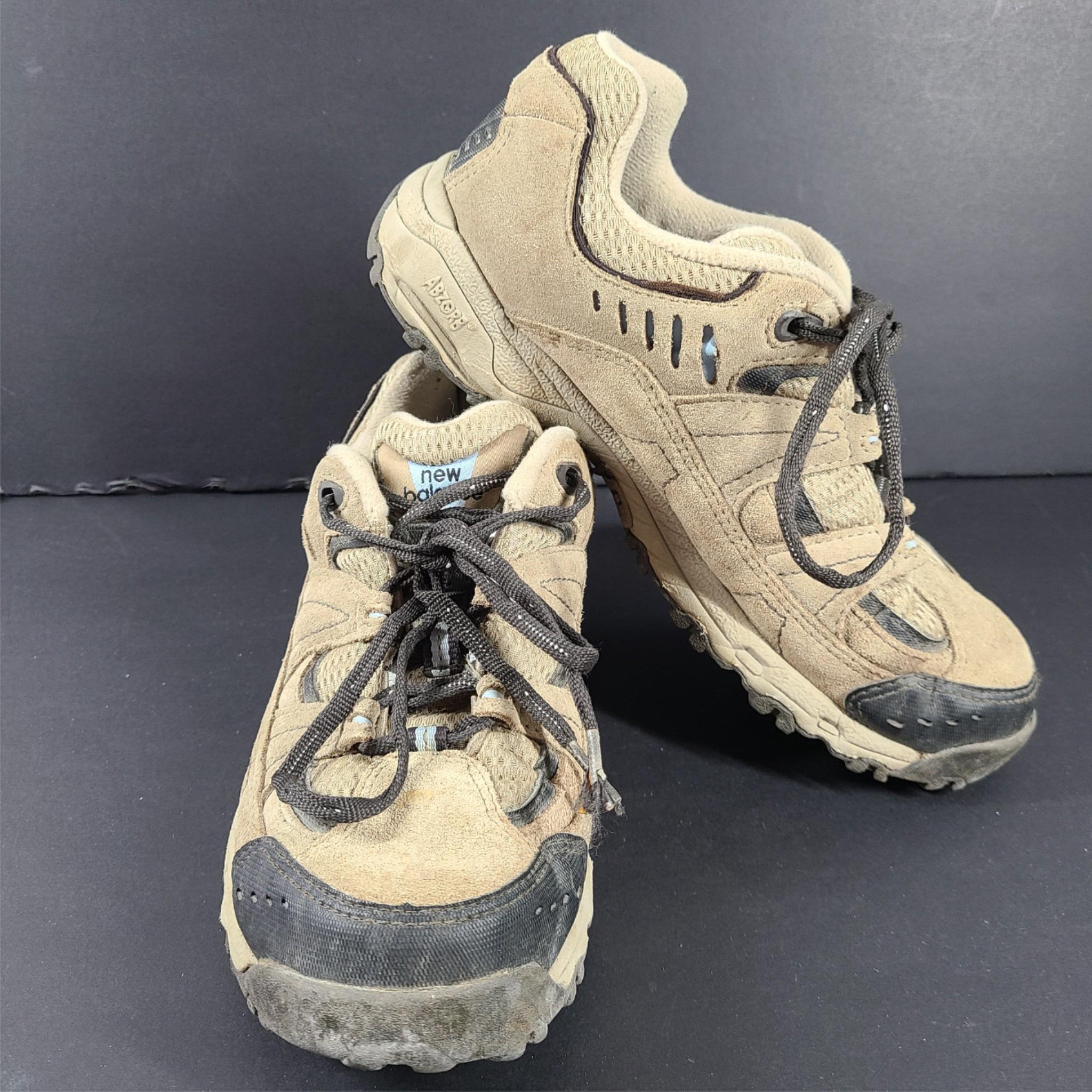 New Balance Women's 605 Hiking Shoes Suede WW605SB Beige Sz 8