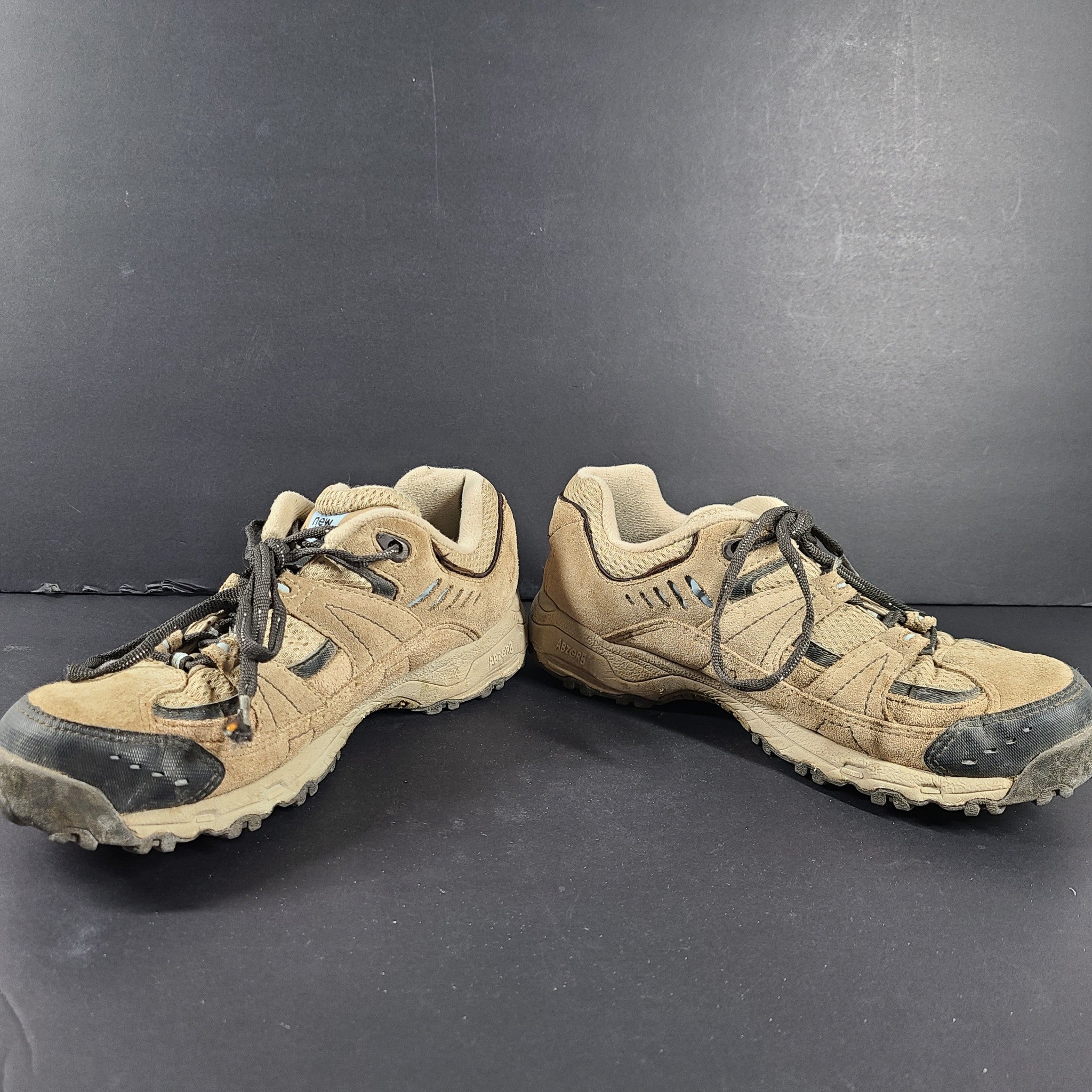 New Balance Women's 605 Hiking Shoes Suede WW605SB Beige Sz 8