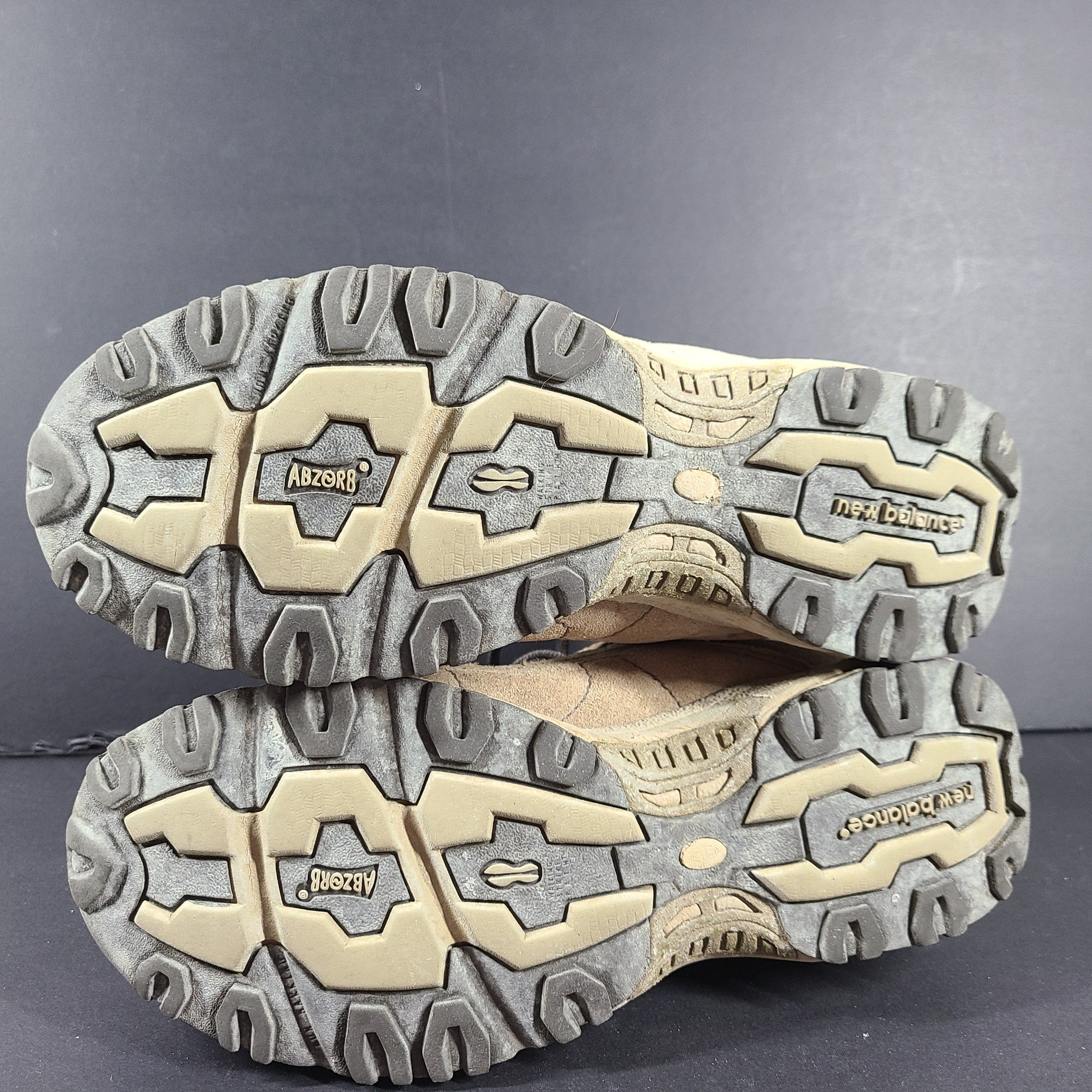 New Balance Women's 605 Hiking Shoes Suede WW605SB Beige Sz 8
