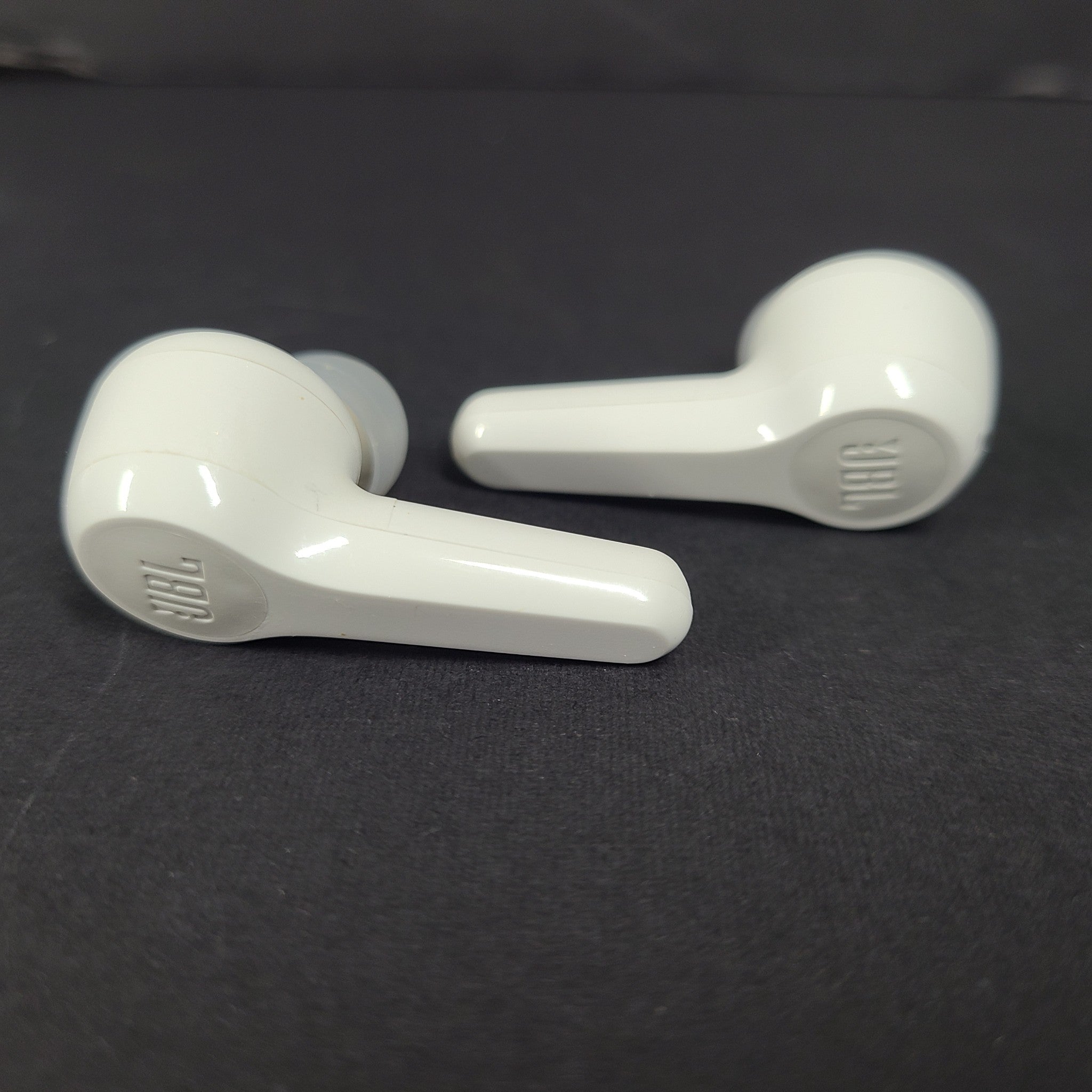 JBL Tune 215TWS True Wireless Bluetooth Earbud Headphones - White