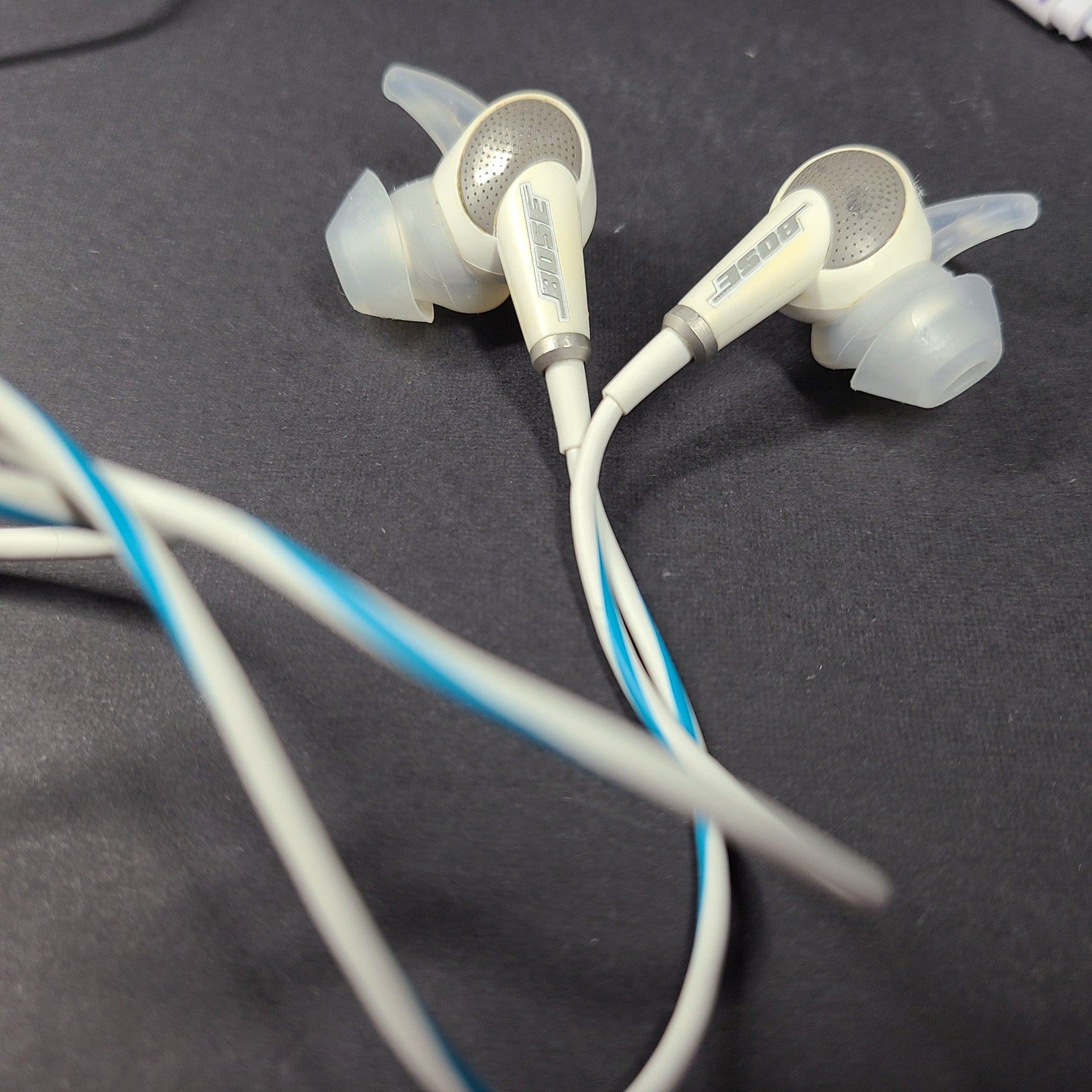 Bose QuietComfort 20 Apple Noise-Cancelling Earphones Earbuds QC20i - White