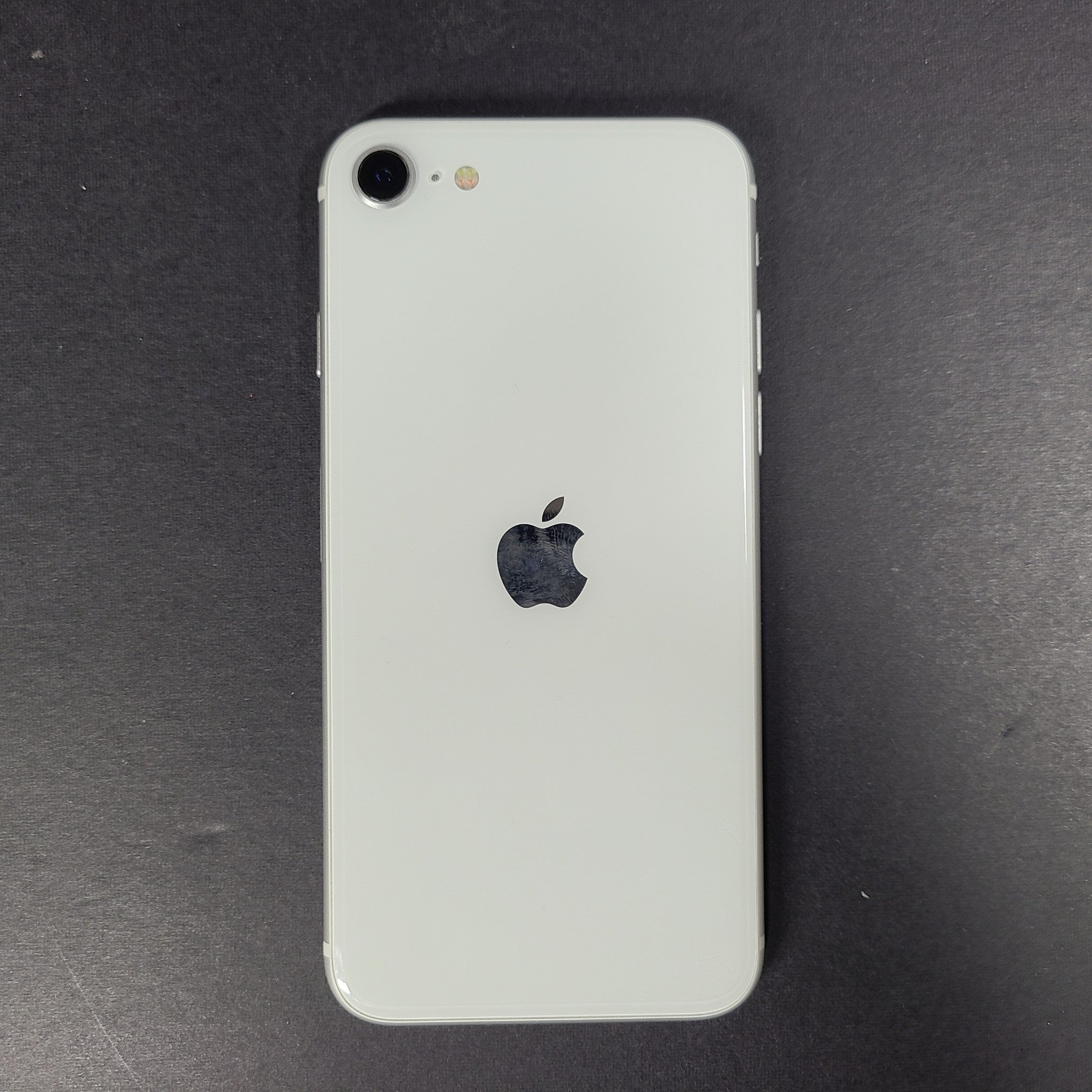 Apple iPhone SE 2 2nd Gen. (2020) – 64GB – White (Locked to Rogers)