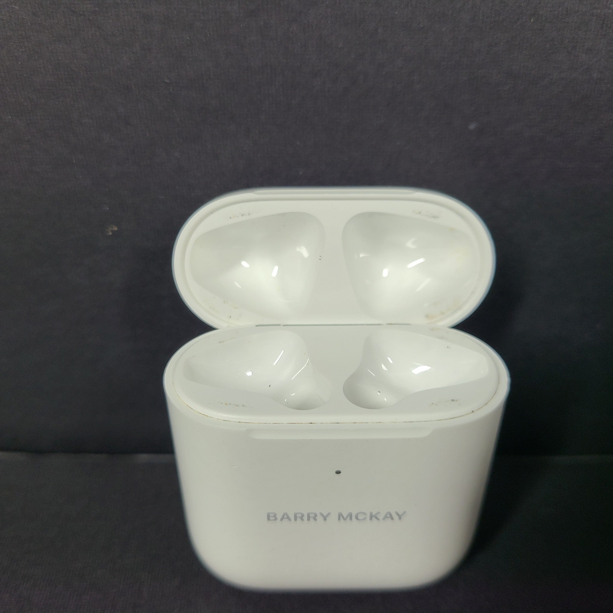 Apple AirPods 2nd Generation A1938 MagSafe Wireless Charging Case Only V1