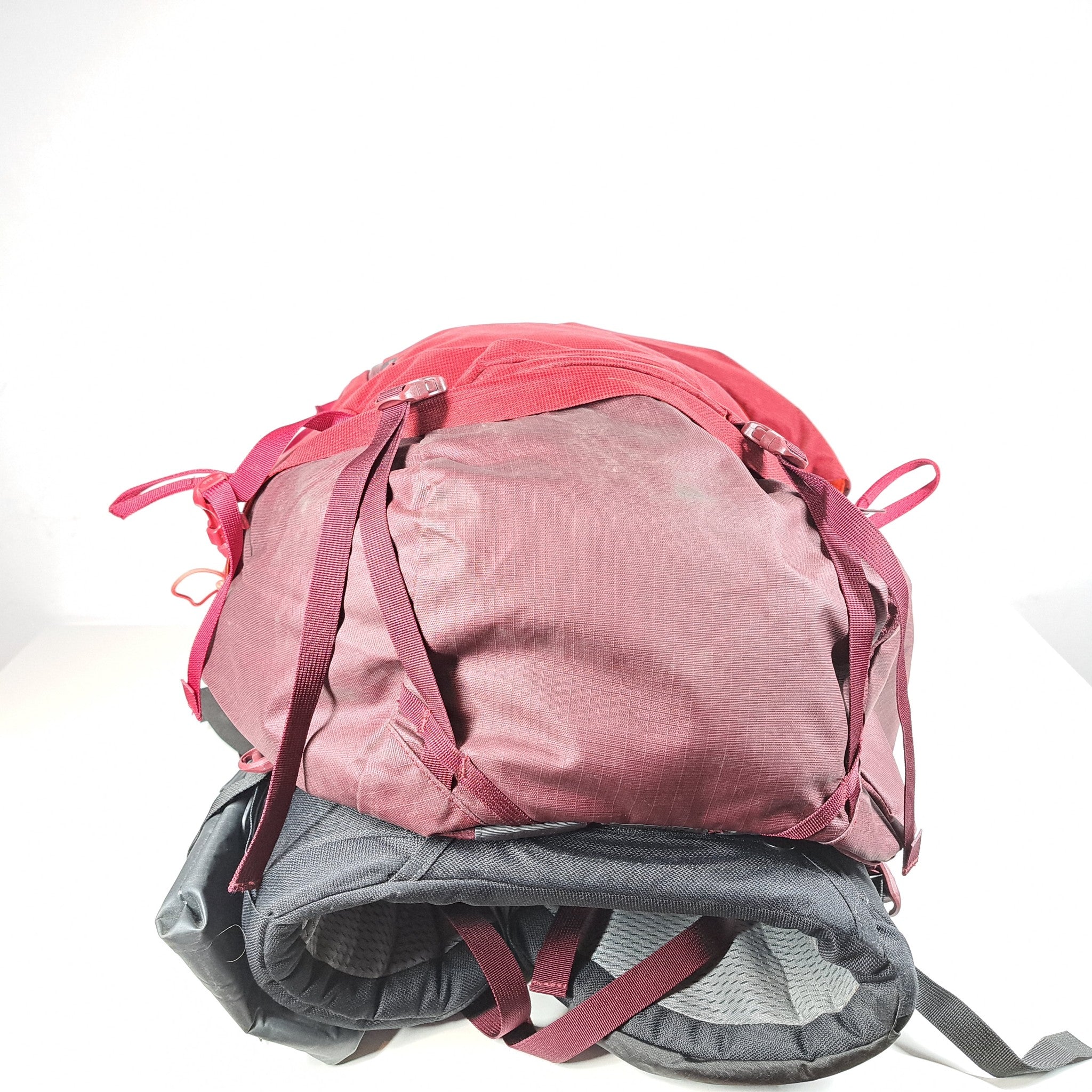 Thule Guidepost 75L Women's Backpack Hiking Pack Bordeaux Red