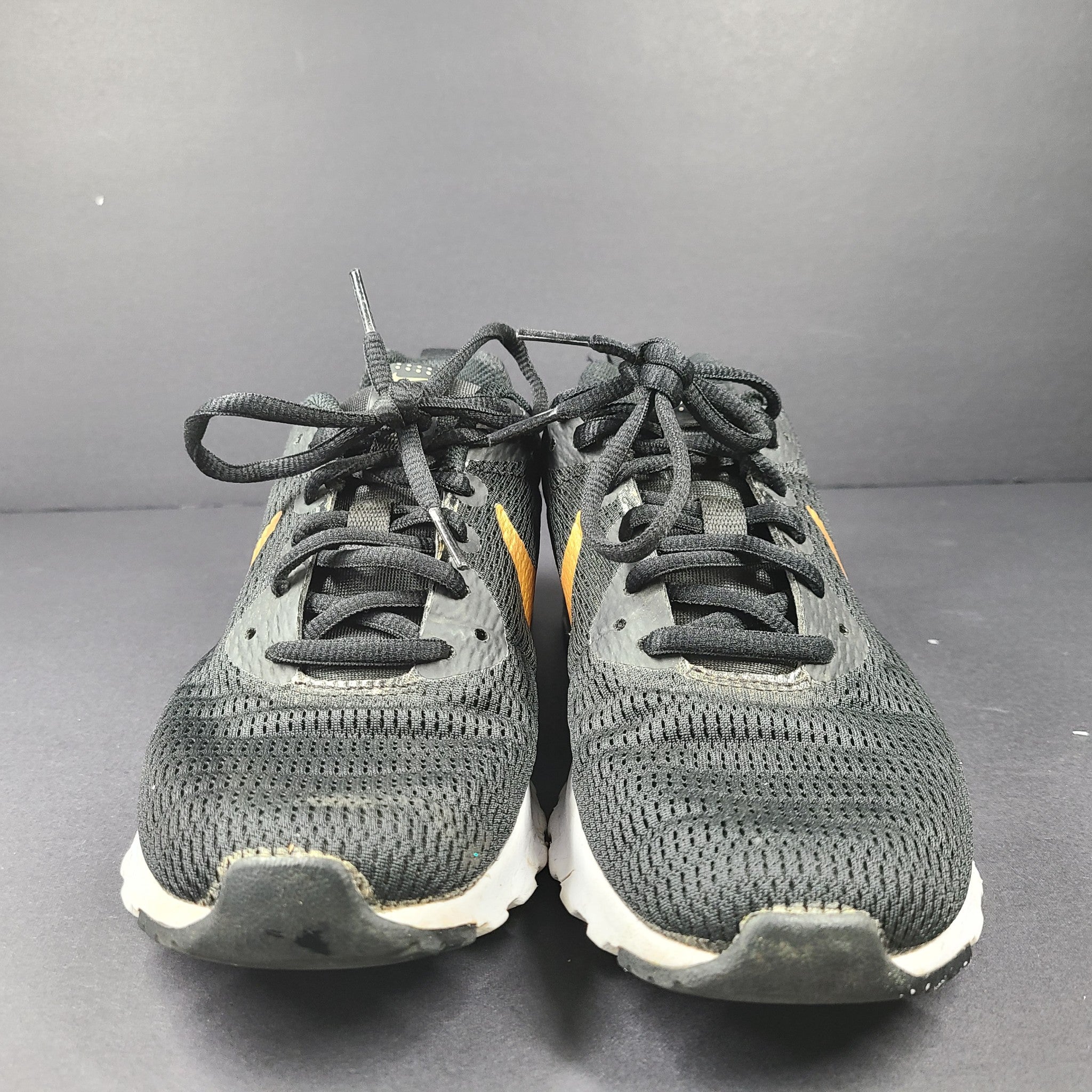 Nike Women's Air Max Motion LW Black Metallic Gold Running Shoes 833662-002 Sz 7