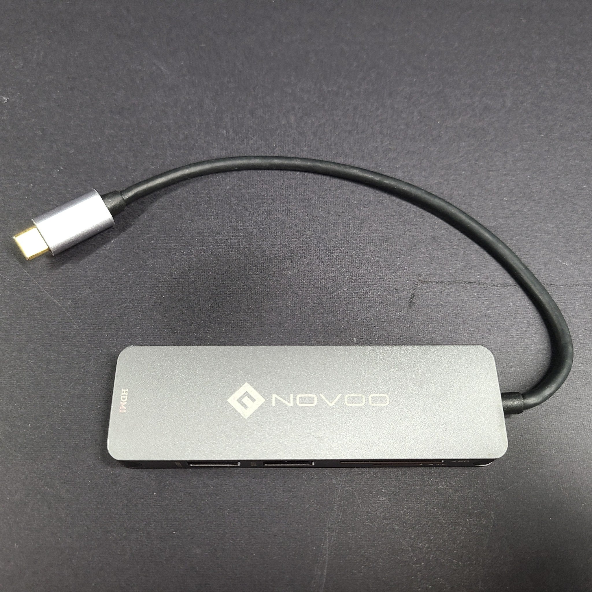 NOVOO 5-in-1 USB-C Hub with SD Card, TF Adapter, USB Splitter & 4K HDMI Adapter
