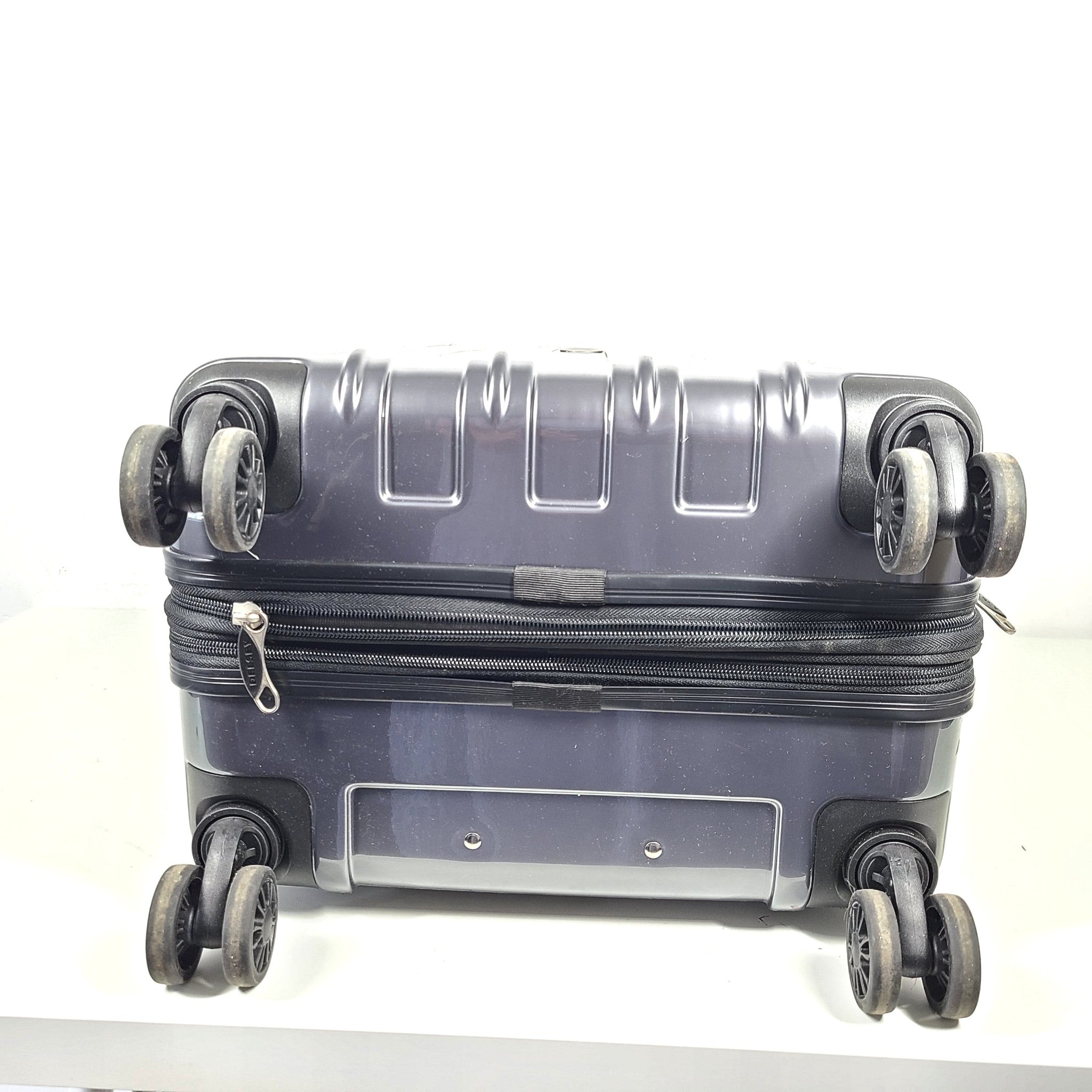 Delsey Helium Aero 22" Spinner Carry On Luggage Expandable PolyCarb Lock Gray