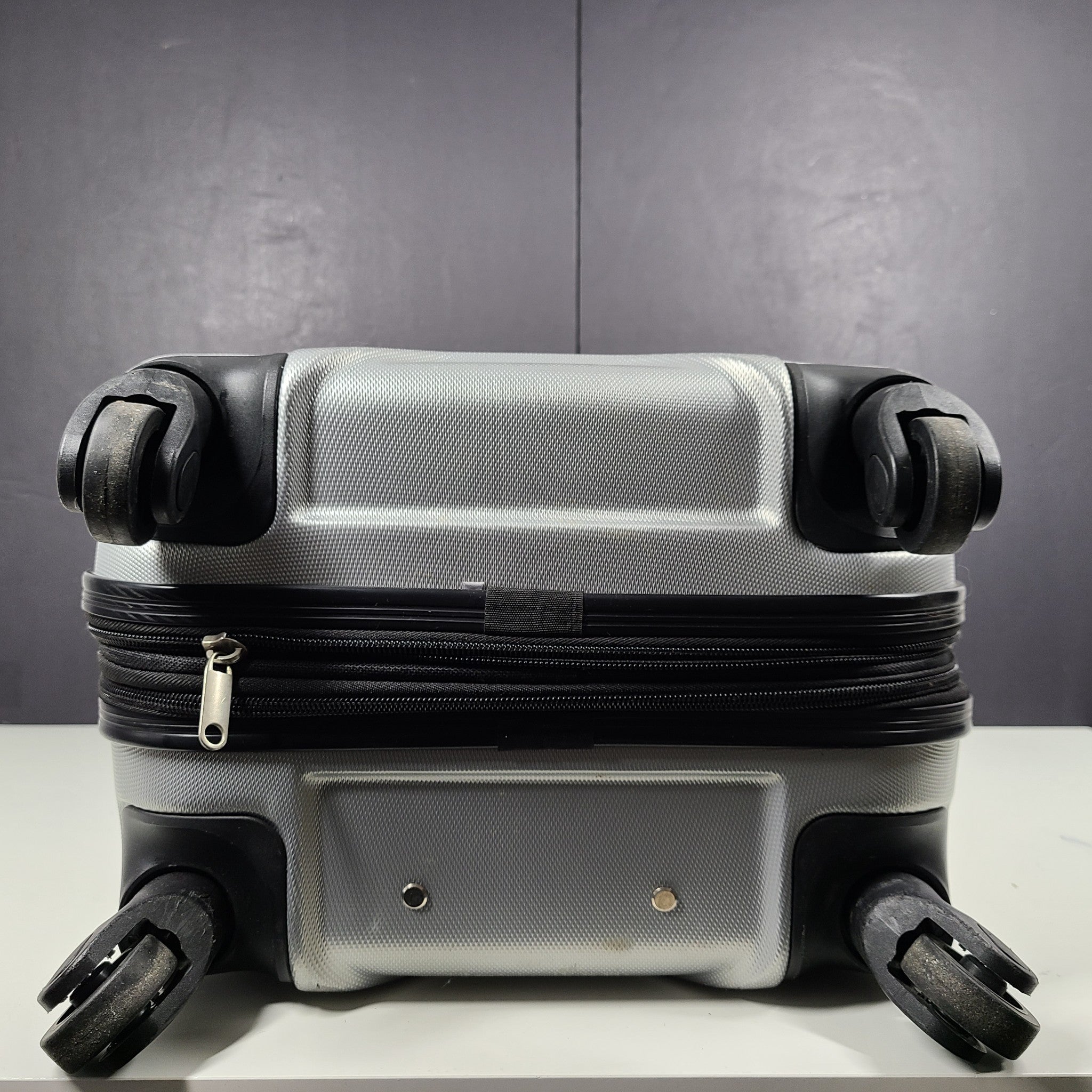 Outbound 22" Spinner Carry On Cabin Luggage Light Hardshell Expandable Gray