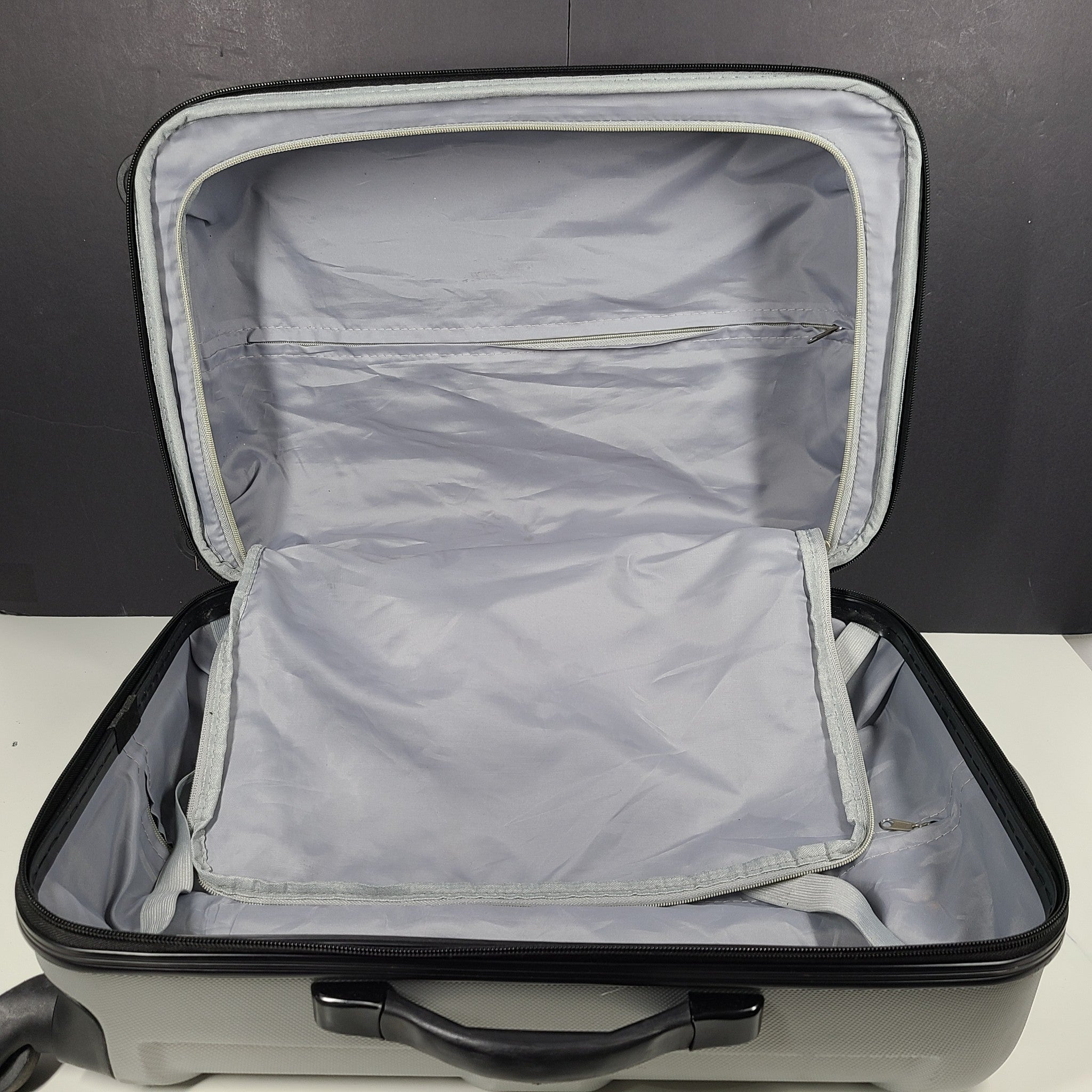 Outbound 22" Spinner Carry On Cabin Luggage Light Hardshell Expandable Gray