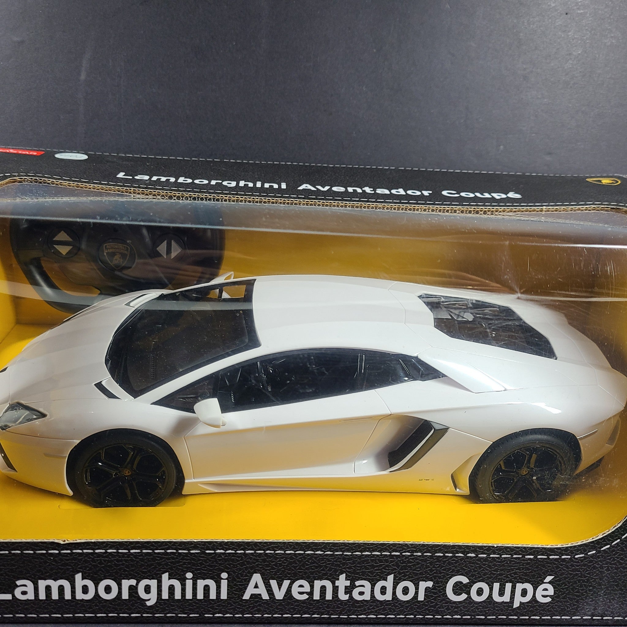 Rastar 1:14 R/C Lamborghini Aventador Coupe Remote Control Car White