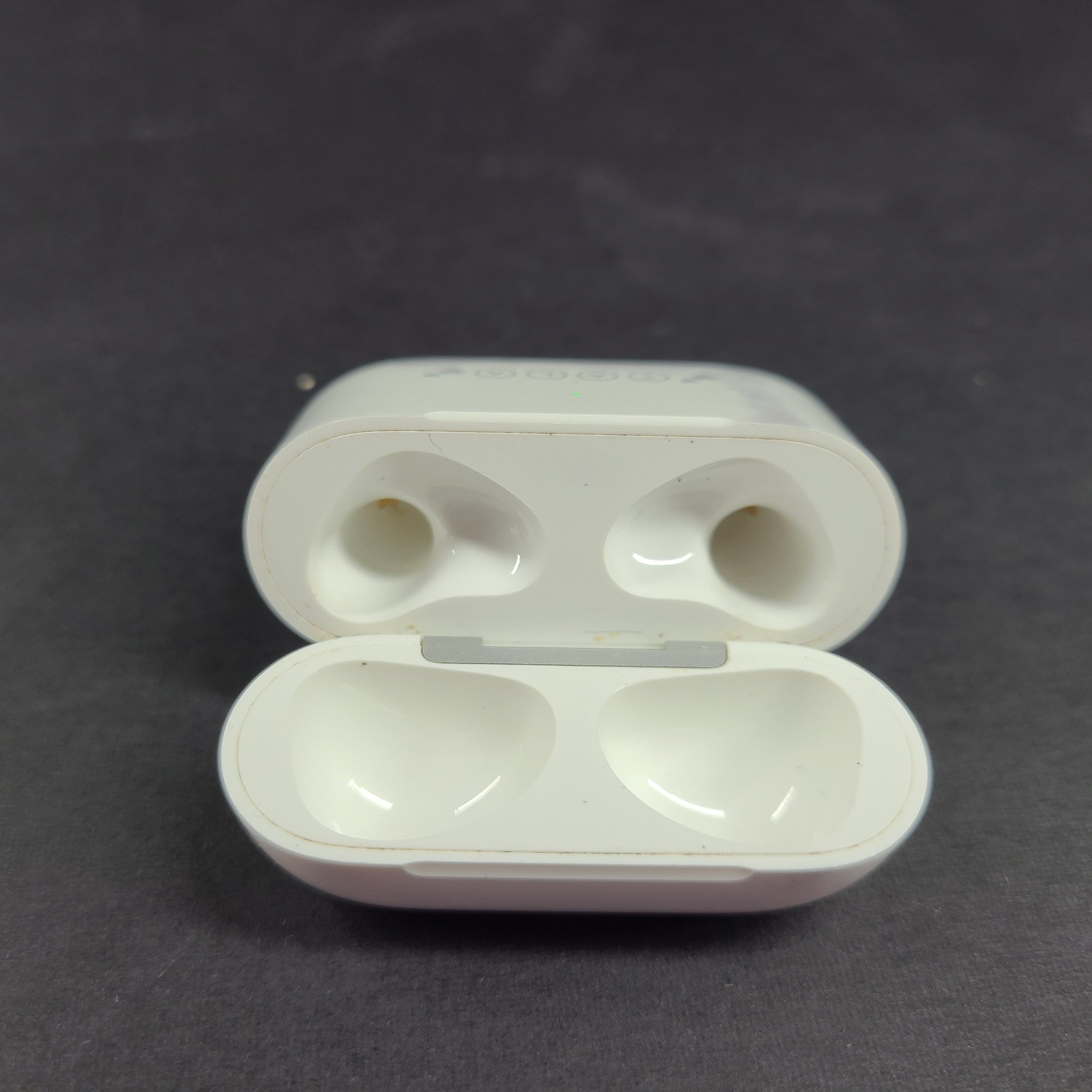 Original Apple Airpods 3rd Generation Magsafe Charging Case Replacement A2566 X1
