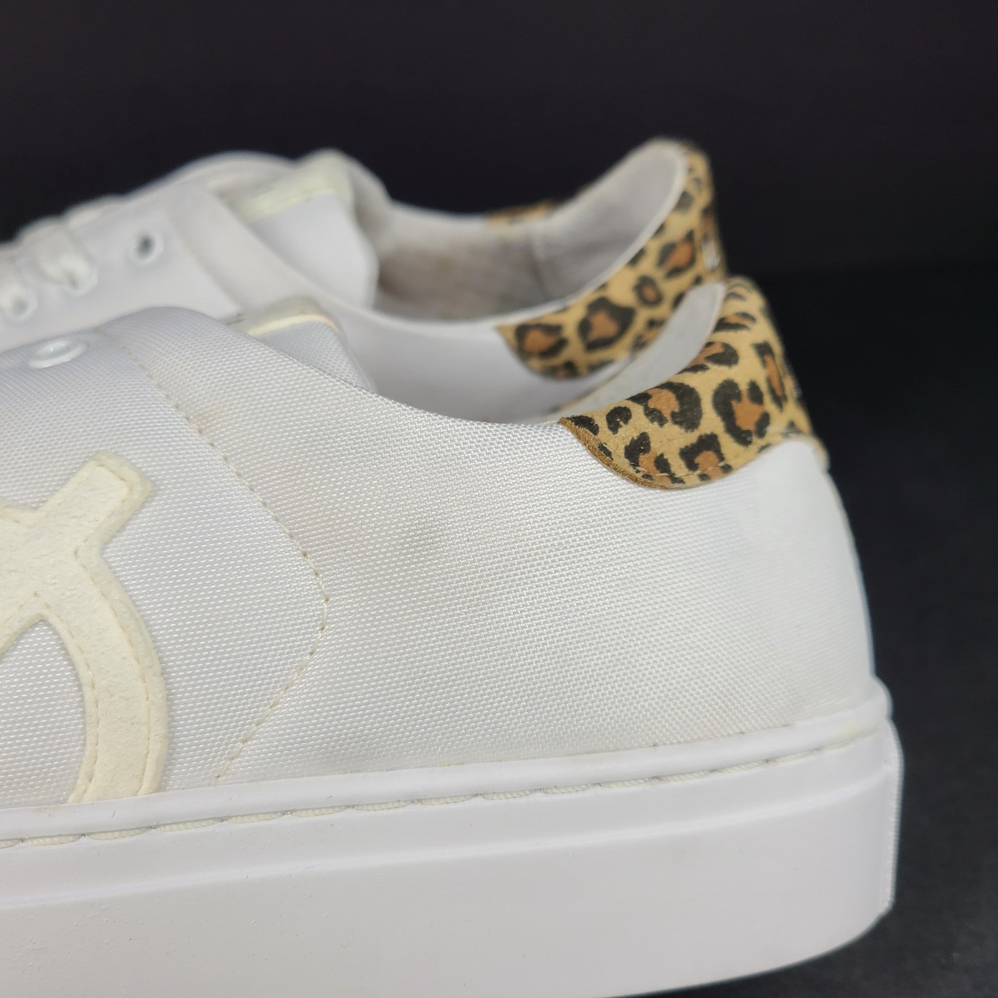 LOCI Women's Origin 9 Vegan Sneakers Stylist Ltd Edition White/Leopard 9 READ2
