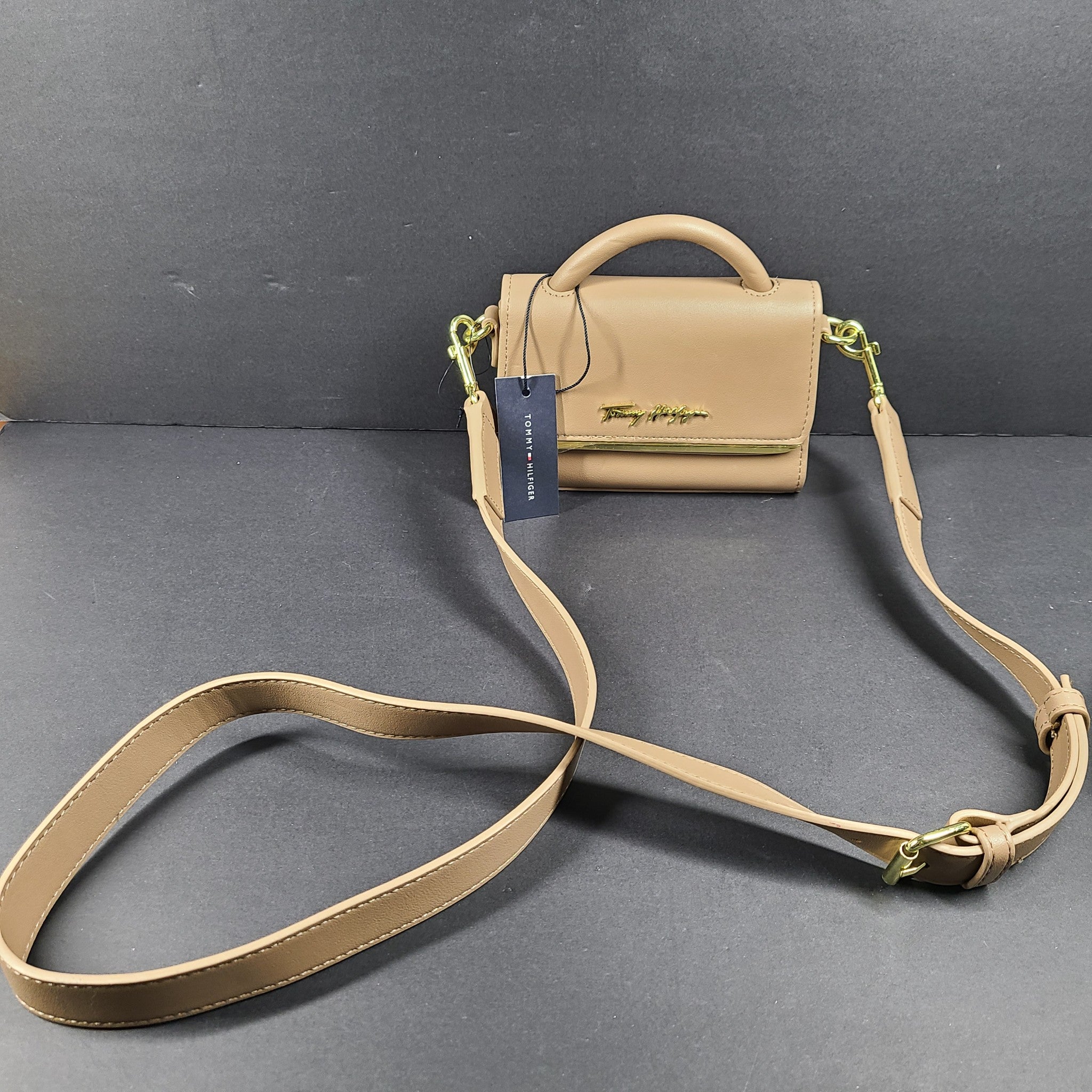 Tommy Hilfiger Modern Bar Flap Crossbody Bag Leather Purse Beige 4300039933