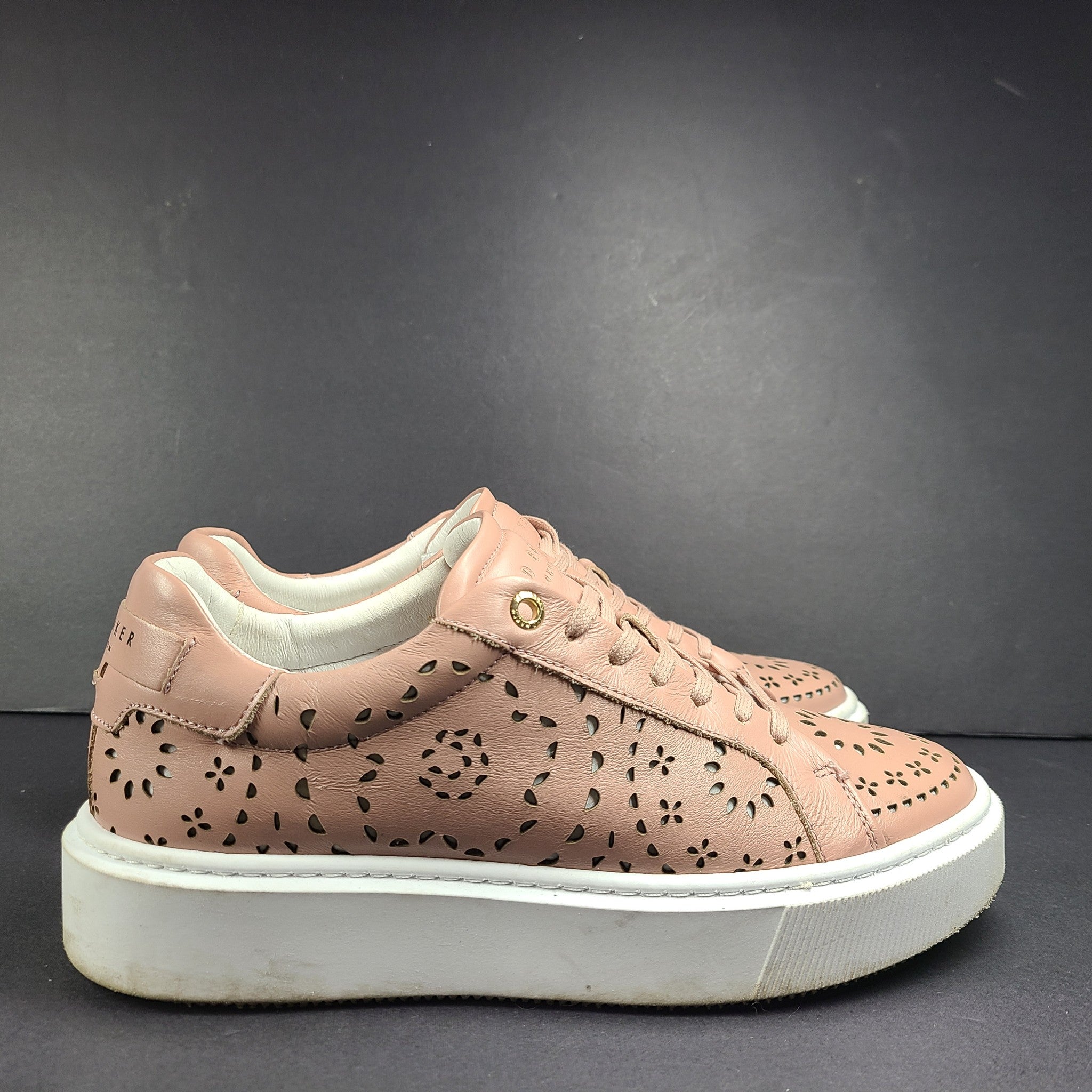Ted Baker Women's Cwisp Laser Cut Platform Leather Sneakers Dusky Pink Sz 7.5