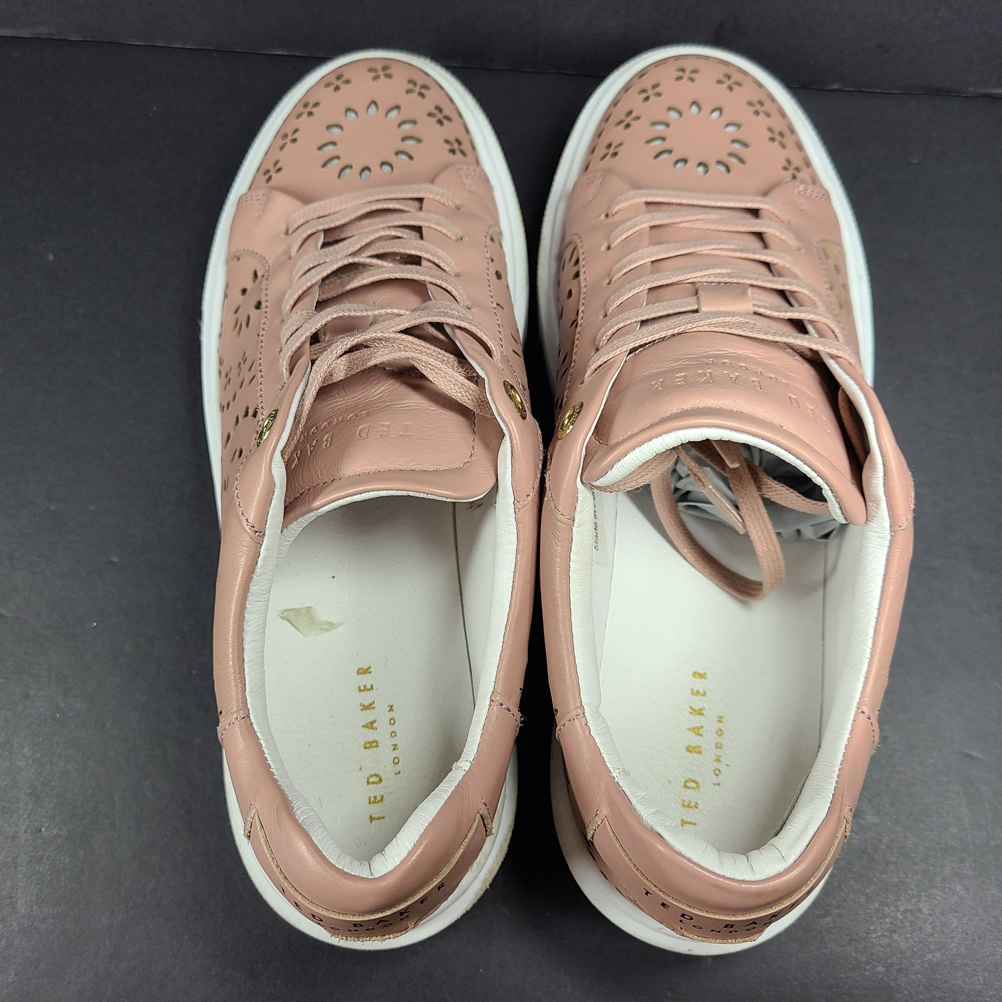 Ted Baker Women's Cwisp Laser Cut Platform Leather Sneakers Dusky Pink Sz 7.5