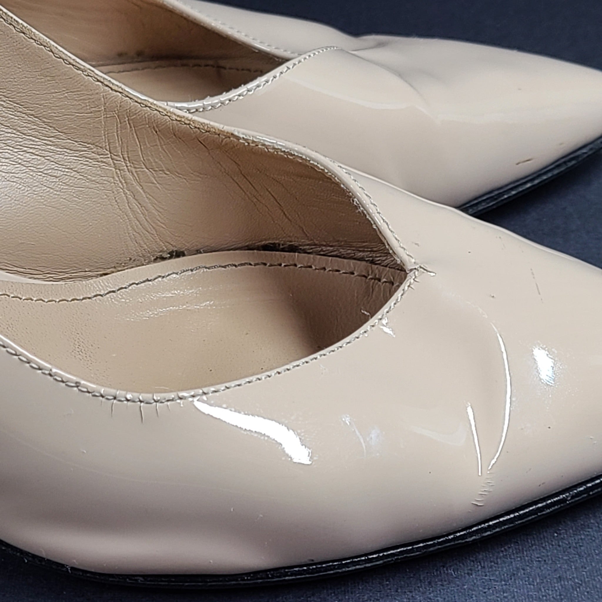 Hugo Boss Hellia Patent Leather Nude Beige Slingback Sandals Pointy Toe Sz 9