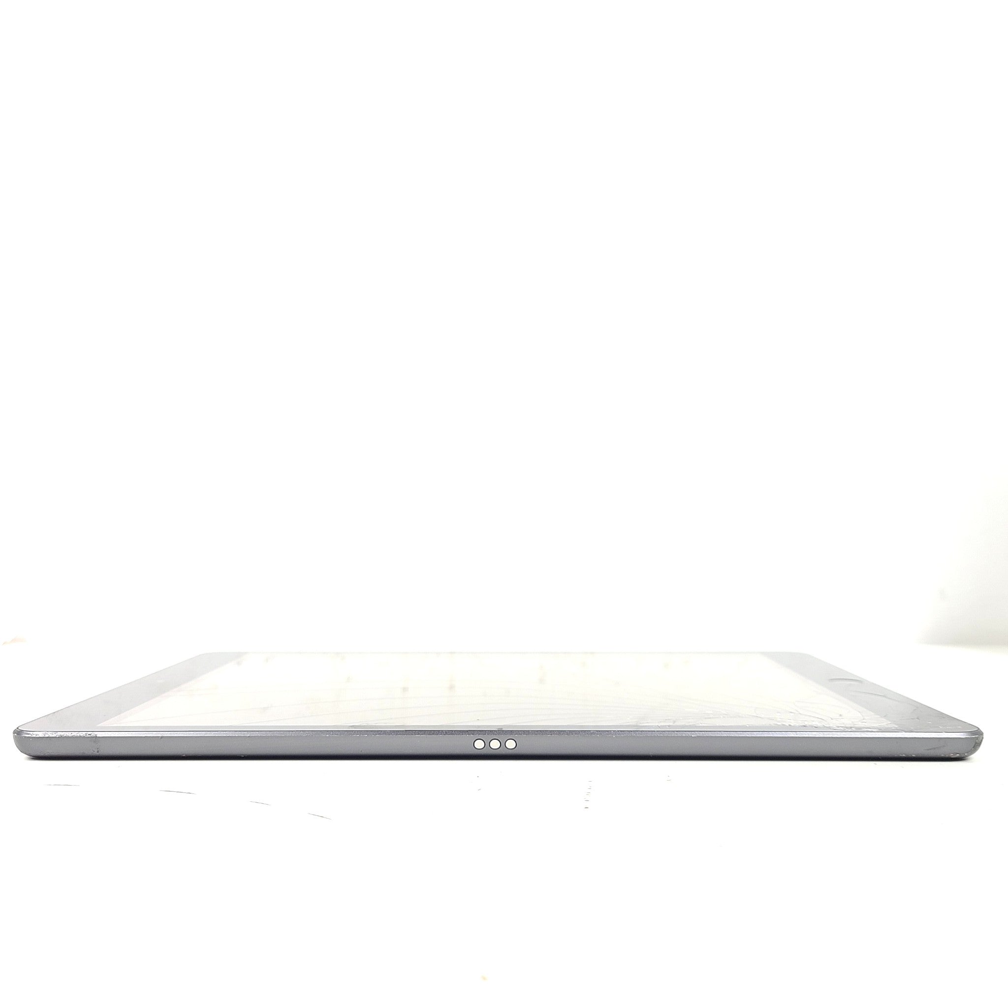 Apple iPad 7th Gen. 32GB, Wi-Fi, 10.2 in - Space Gray - READ SCREEN
