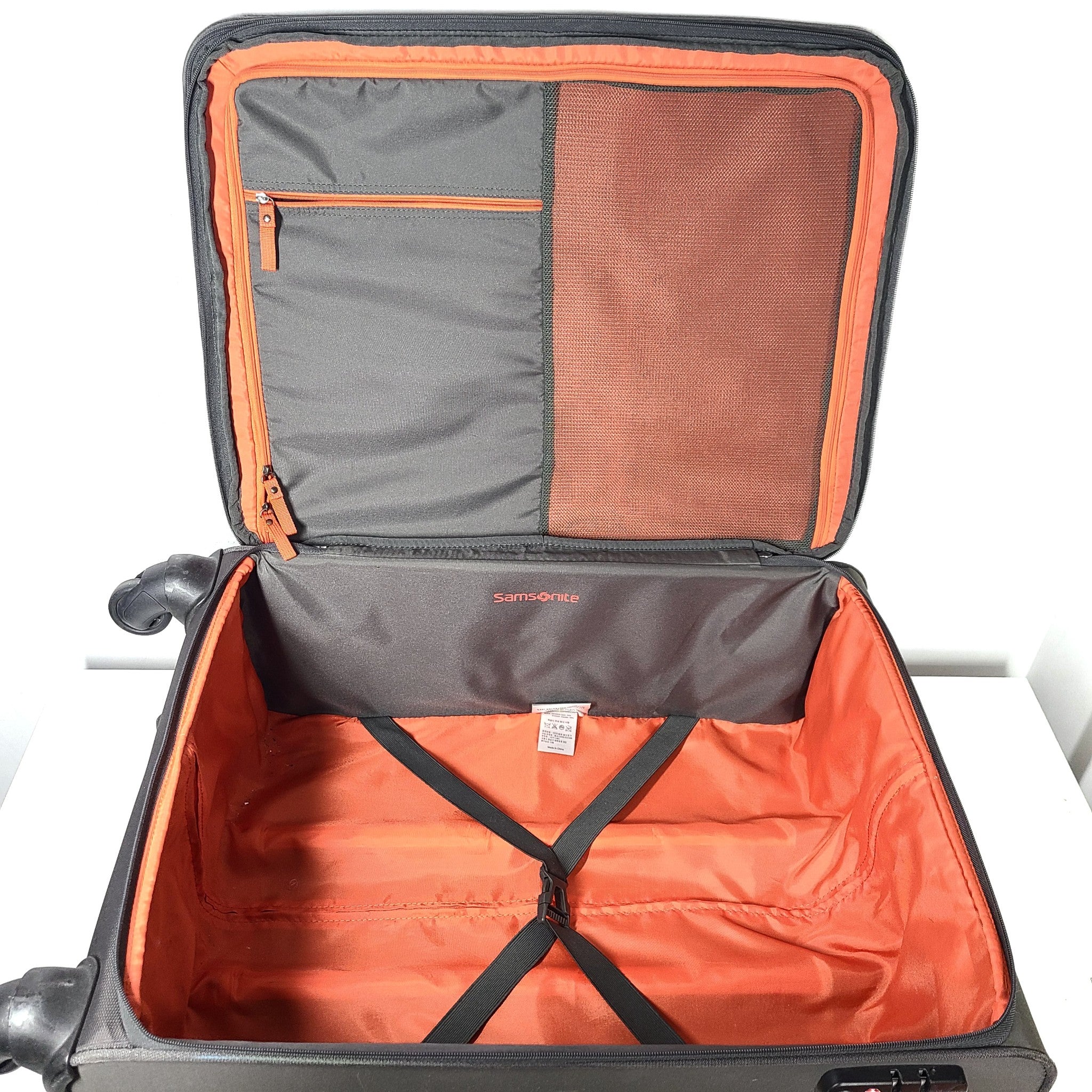 Samsonite 72 Hours 26"Spinner Softside Ultra Light Luggage Lock Expanding Gray