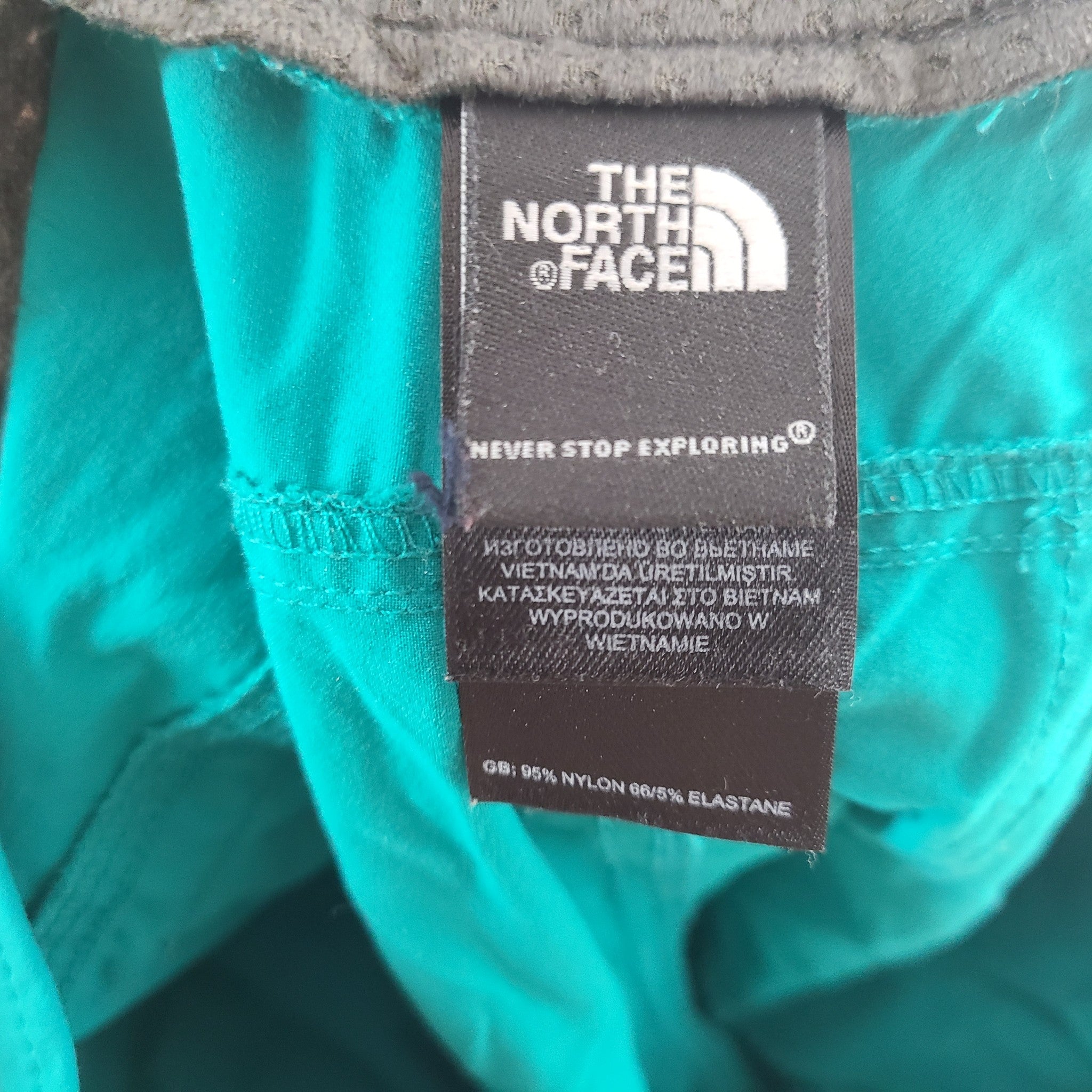 The North Face TNF Women’s Hiking Outdoor Shorts Turquoise Sz 2