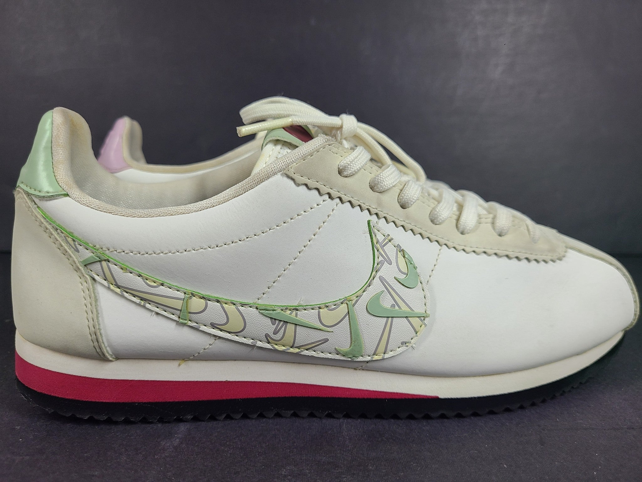 Nike Women's Classic Cortez SE "Valentine" Sneakers CI7854-100 White Size 7.5