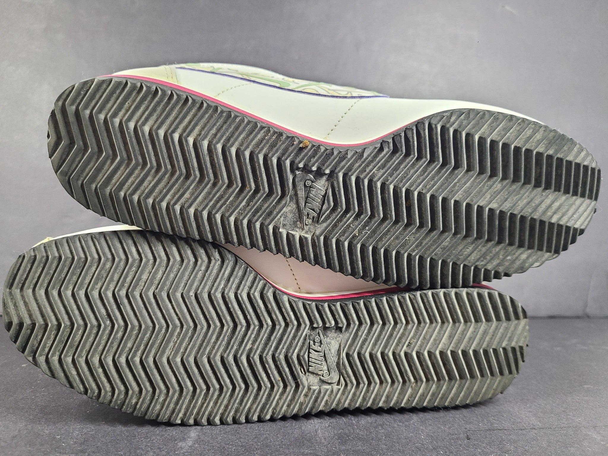 Nike Women's Classic Cortez SE "Valentine" Sneakers CI7854-100 White Size 7.5