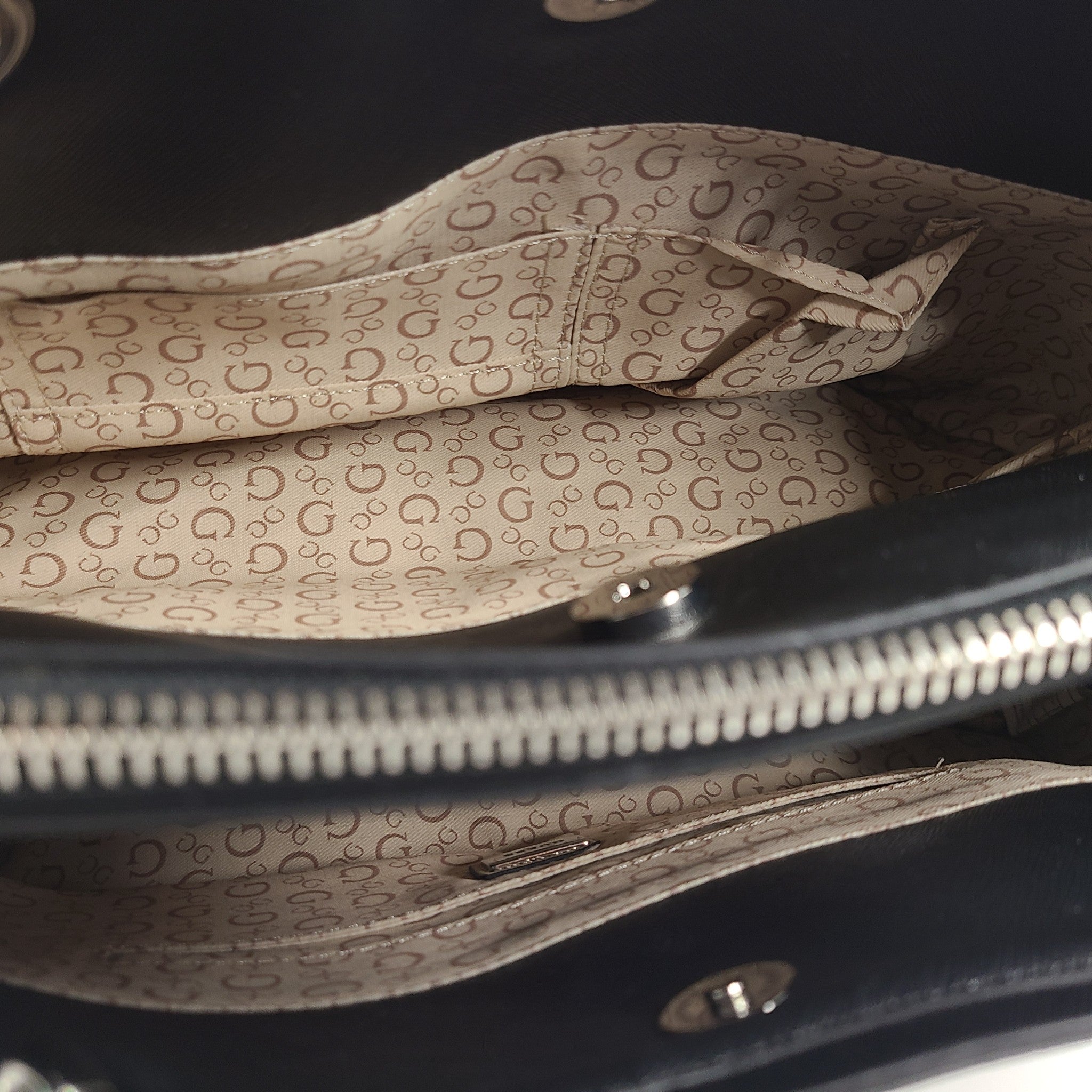 GUESS Women's Monogram Large Bag Shoulder Straps Shoulderbag SV846107 Gray NWOT