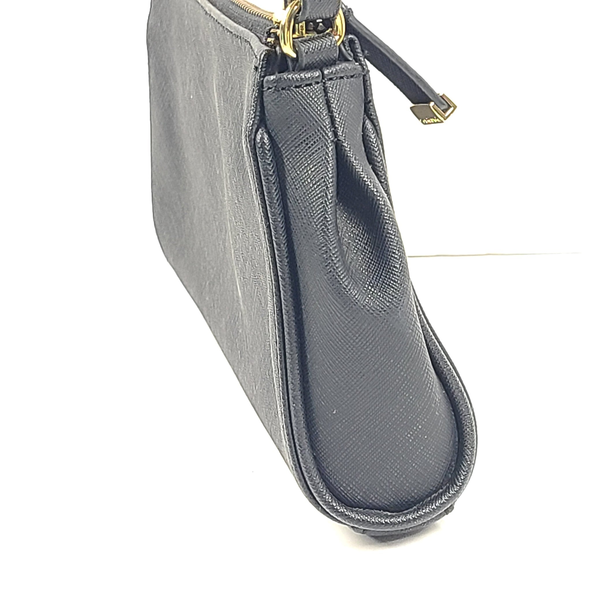 Calvin Klein Women's Crossbody Zipper Bag Adjustable Strap Vegan Leather Black