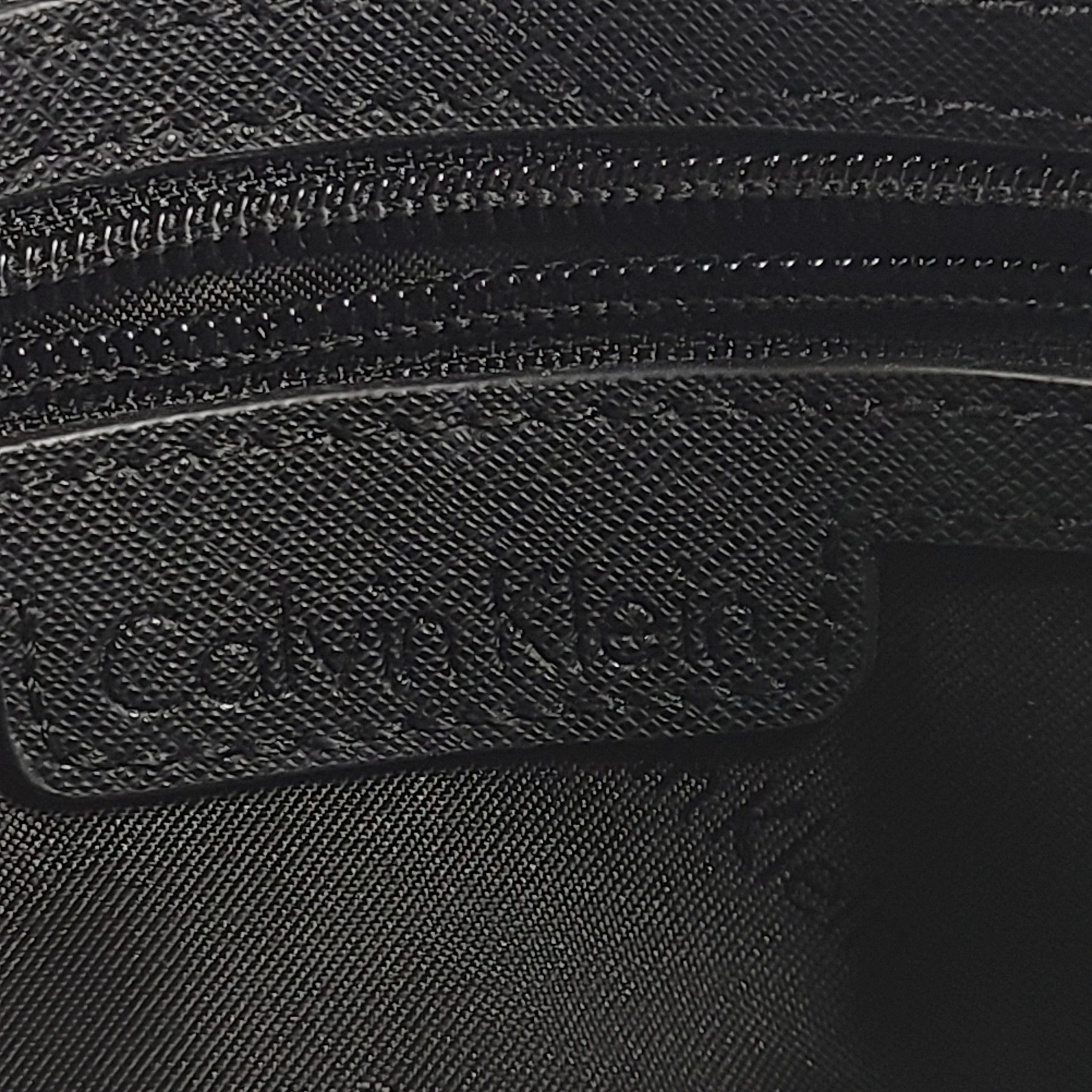 Calvin Klein Women's Crossbody Zipper Bag Adjustable Strap Vegan Leather Black