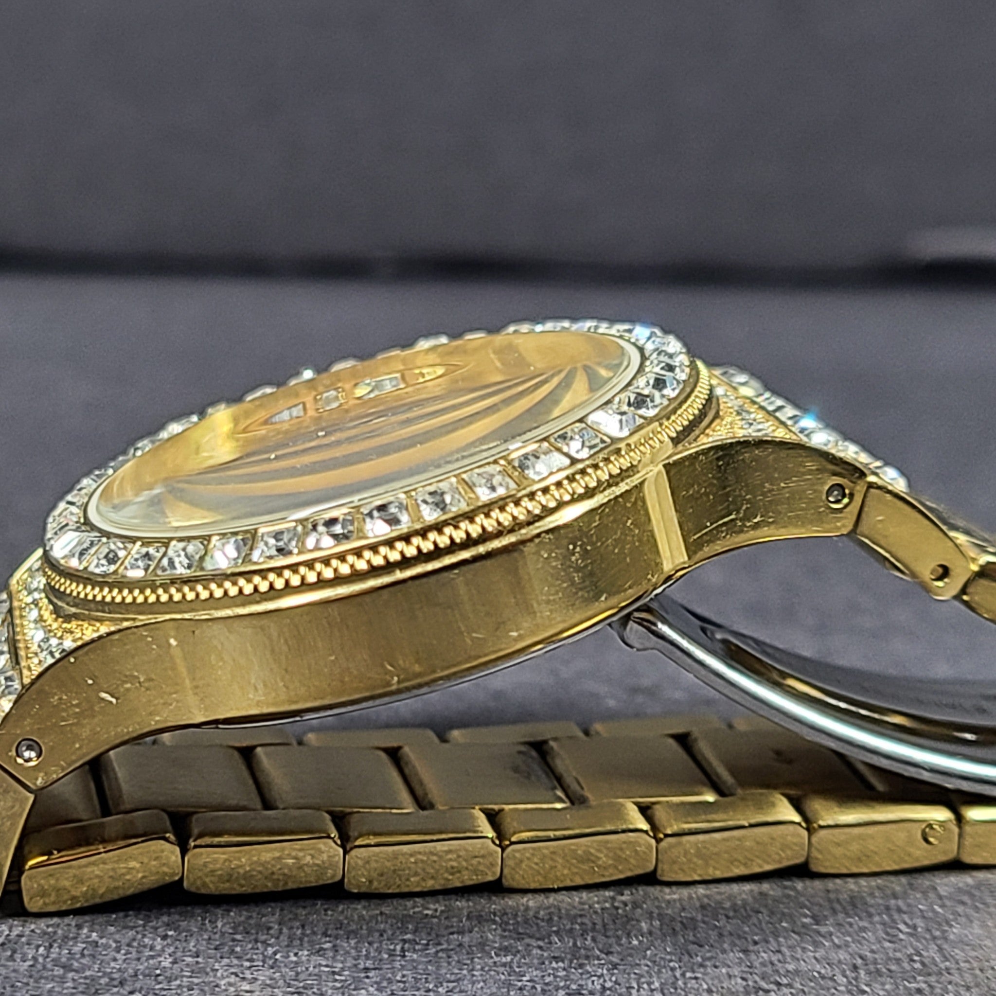 GUESS Ladies Moonlight Gold Tone Multi-function Watch Crystal Bezel GW0320L2