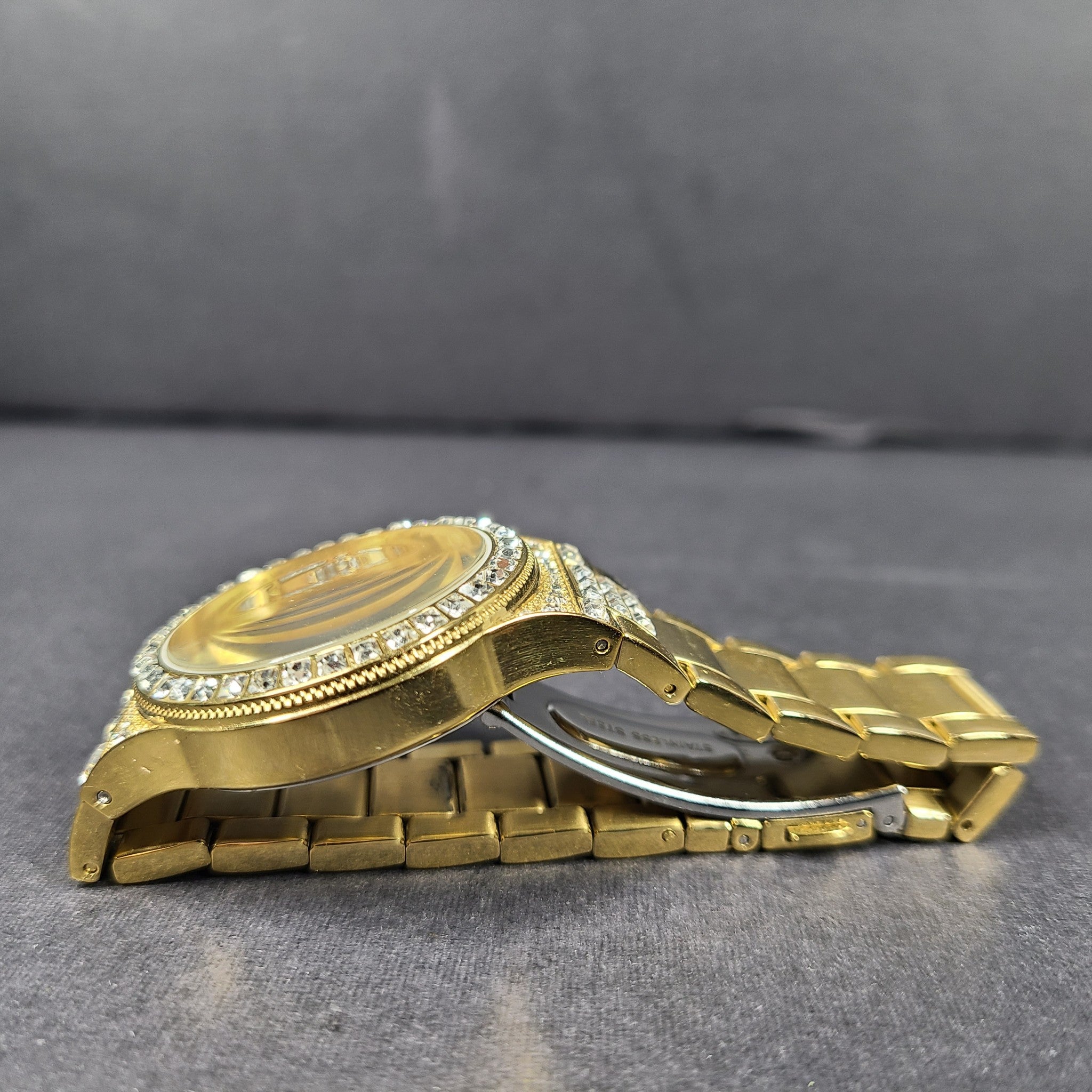 GUESS Ladies Moonlight Gold Tone Multi-function Watch Crystal Bezel GW0320L2