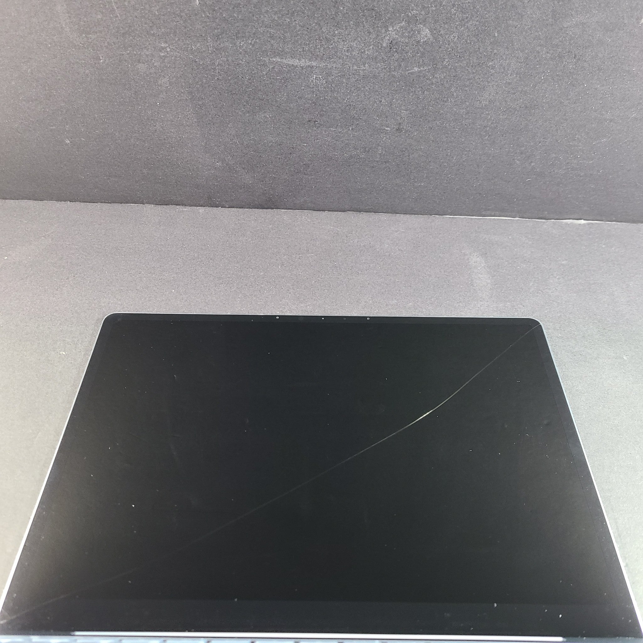 Microsoft Surface Laptop GO 12.4" 1943 Intel Core i5-1035G1 8/128GB Silver READ
