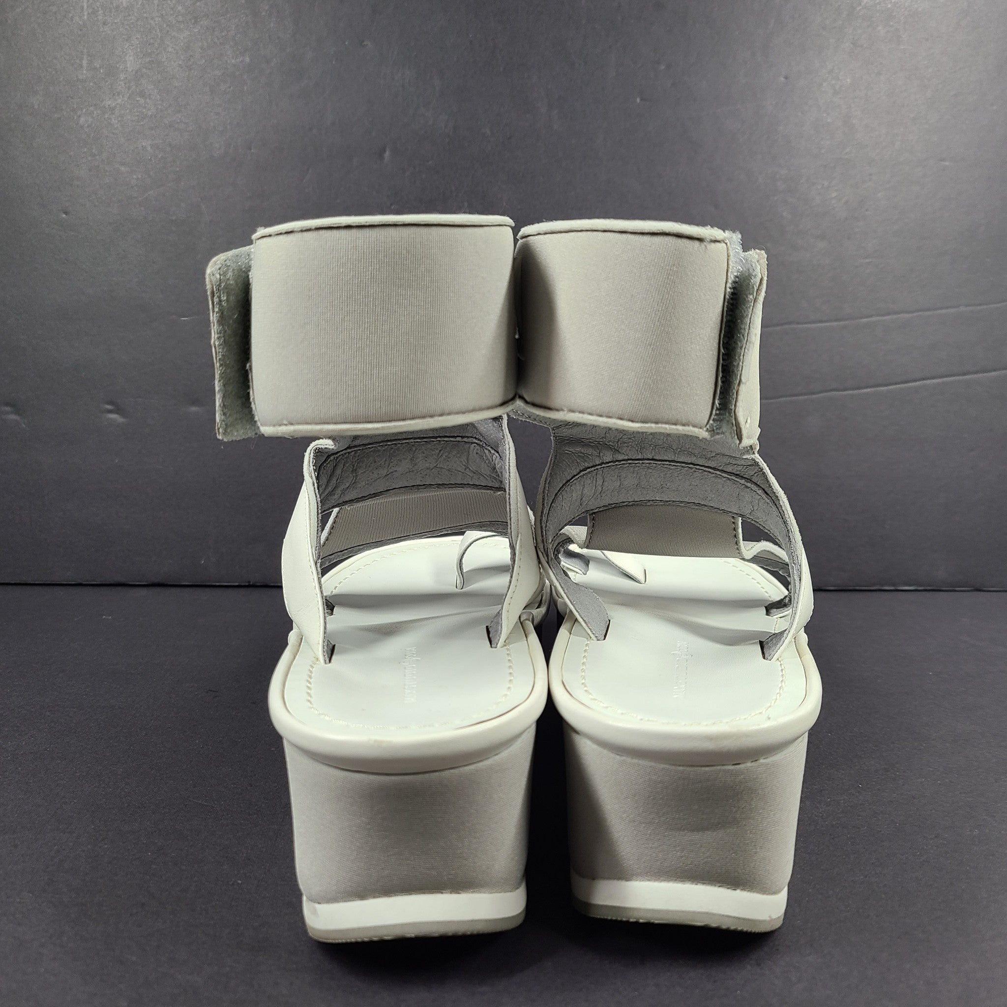 Max Studio Women's Quince Platform Sandals Neoprene Loop Toe Gray Sz 7.5