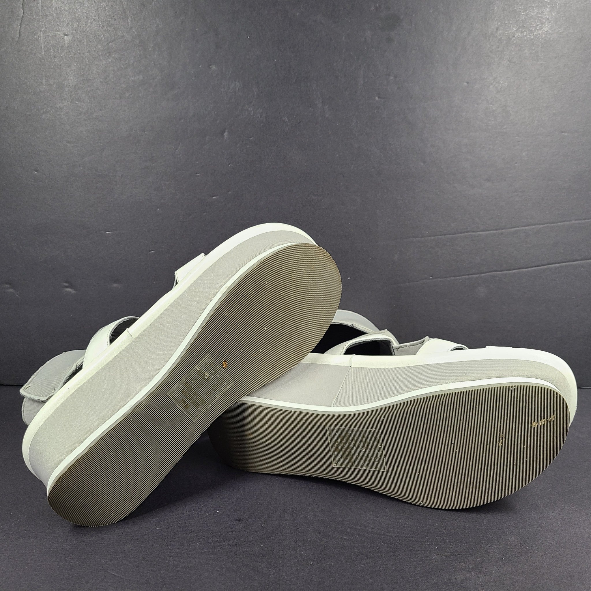 Max Studio Women's Quince Platform Sandals Neoprene Loop Toe Gray Sz 7.5