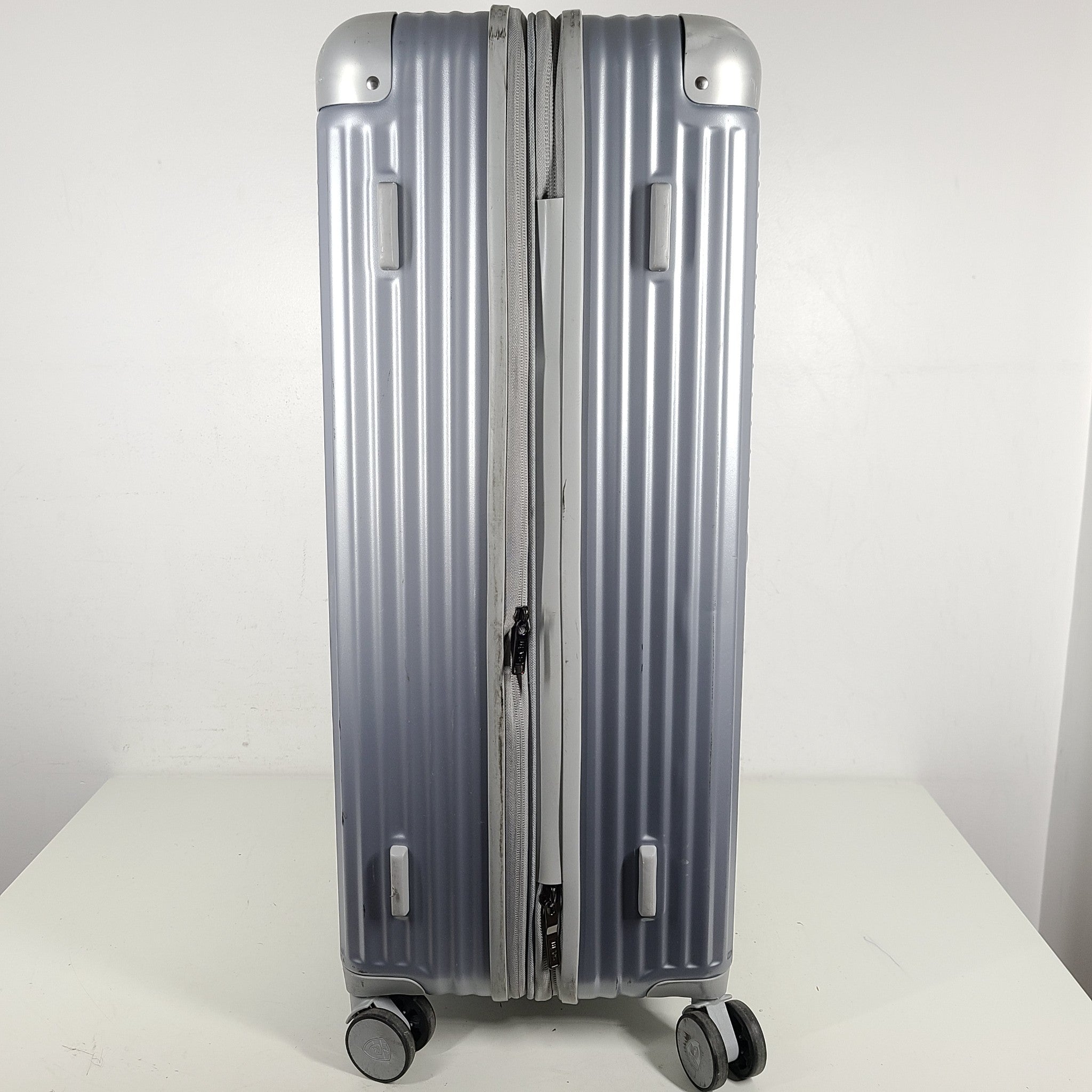 Heys 30" Cruze Spinner Luggage Hardside Lightweight Expandable TSA Lock Silver