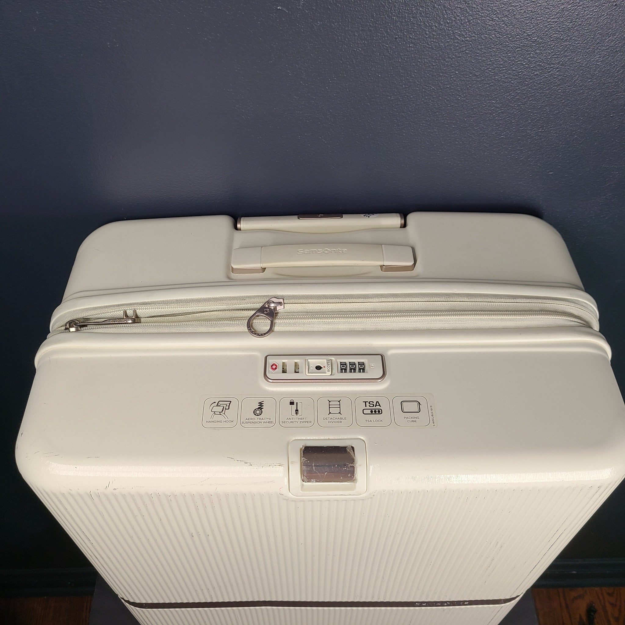 Samsonite Minter 29" Spinner Luxury Suitcase Hardside Lightweight TSA Lock Ivory
